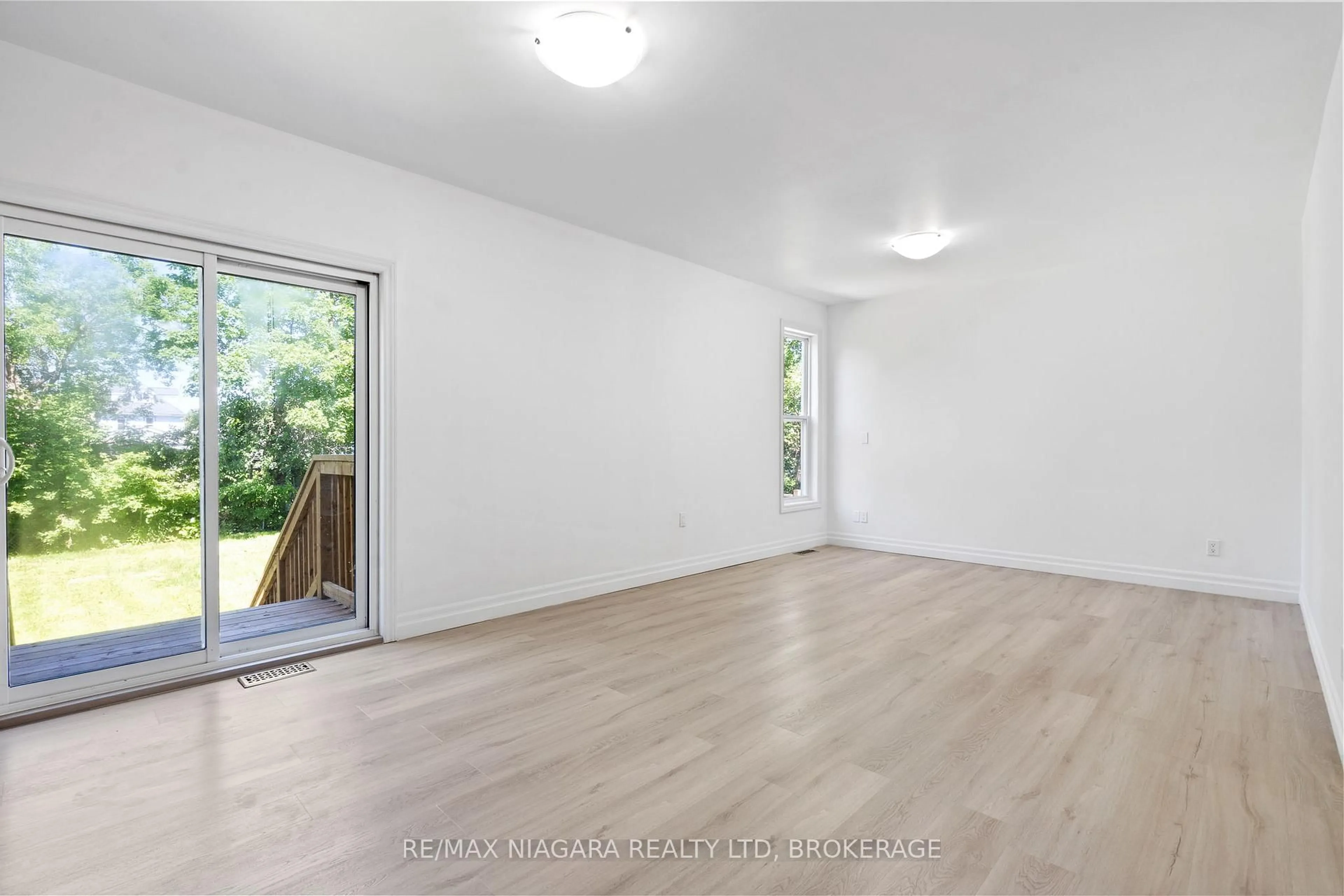 A pic of a room for 46A Pelham Rd, St. Catharines Ontario L2S 1R4