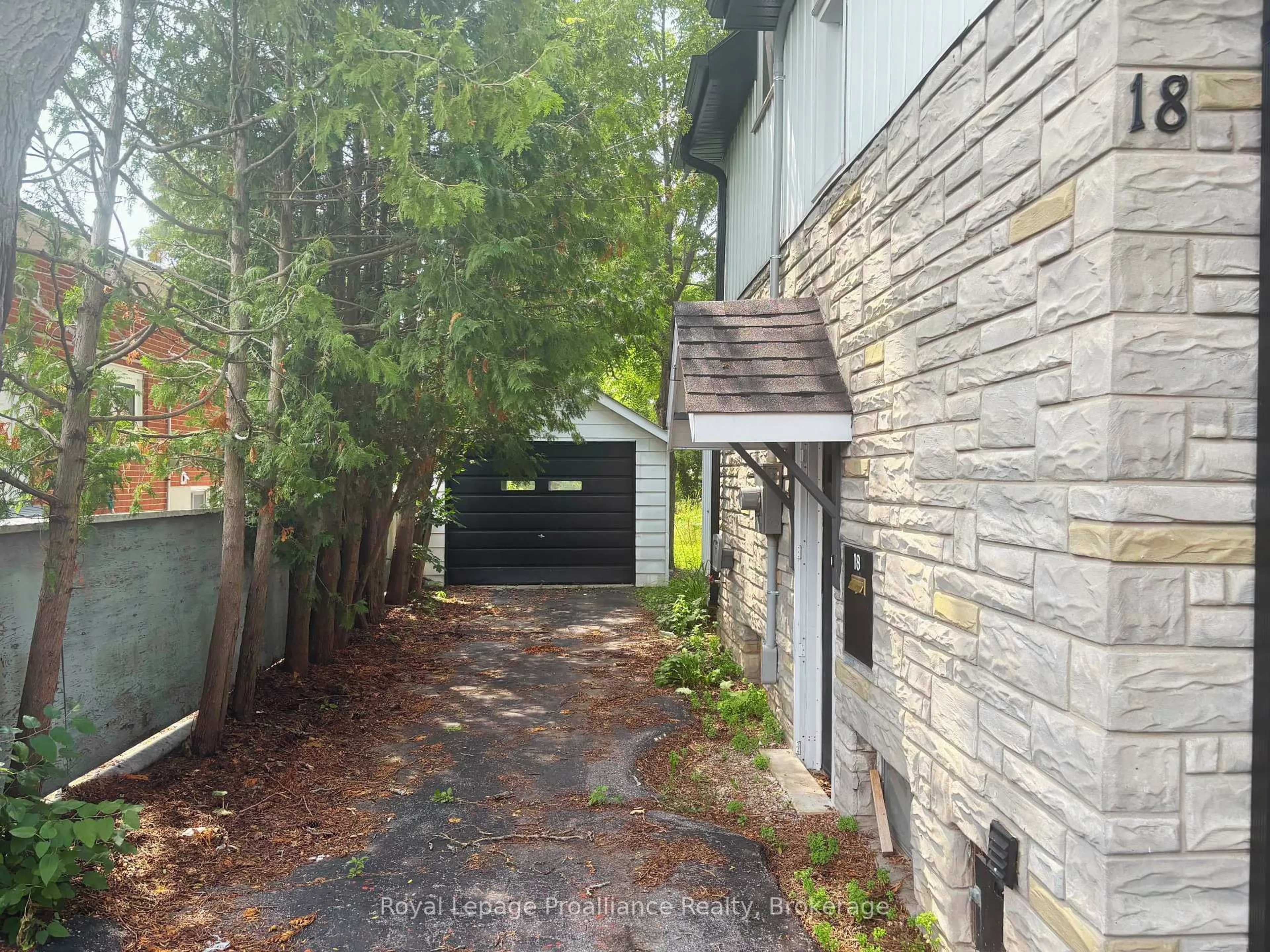 Unknown for 18 Ritchie Ave, Belleville Ontario K8P 3V9
