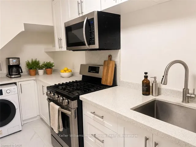 248 Cyrus St, Cambridge 4