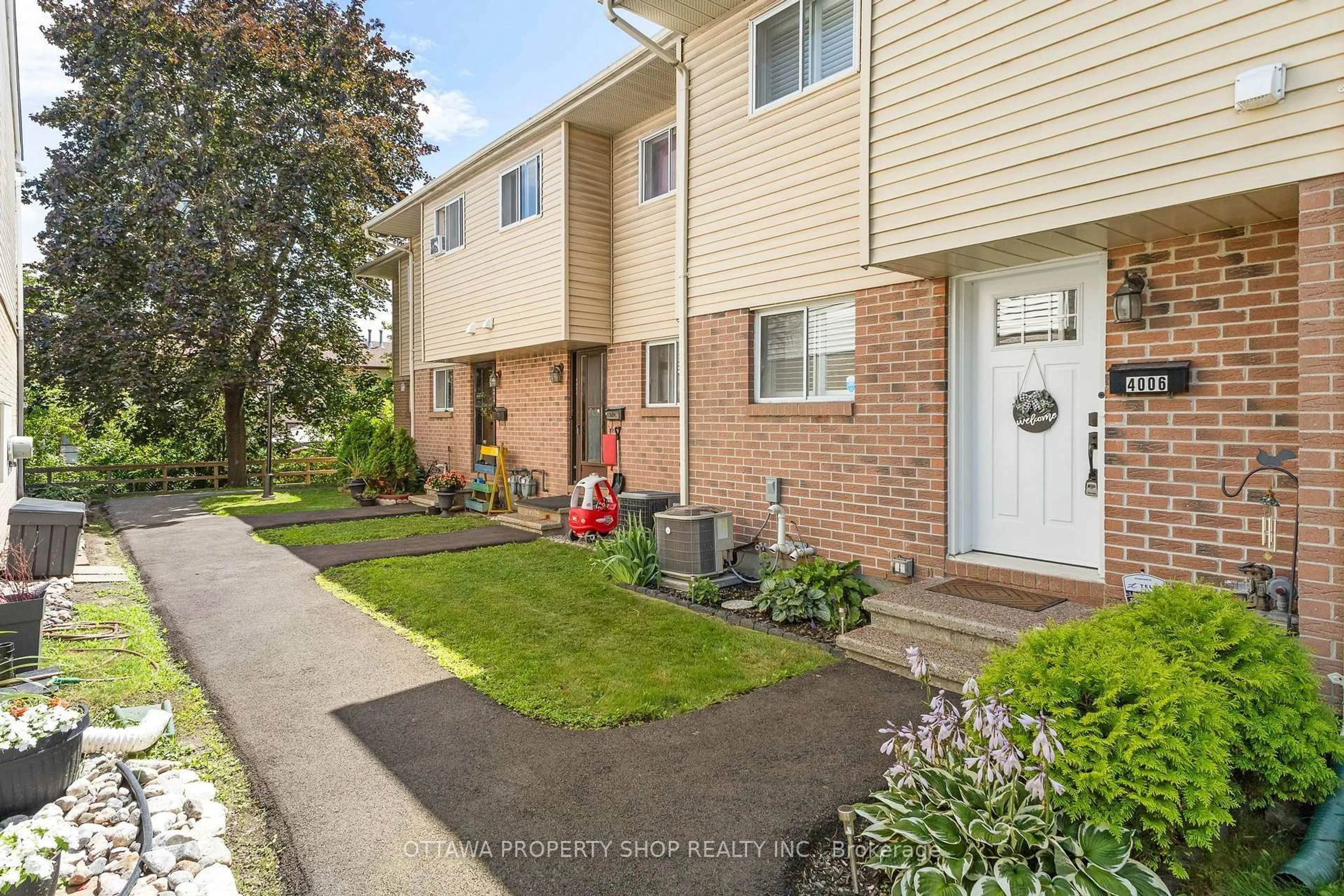Unknown for 4006 Eady Crt, Ottawa Ontario K1J 8X6