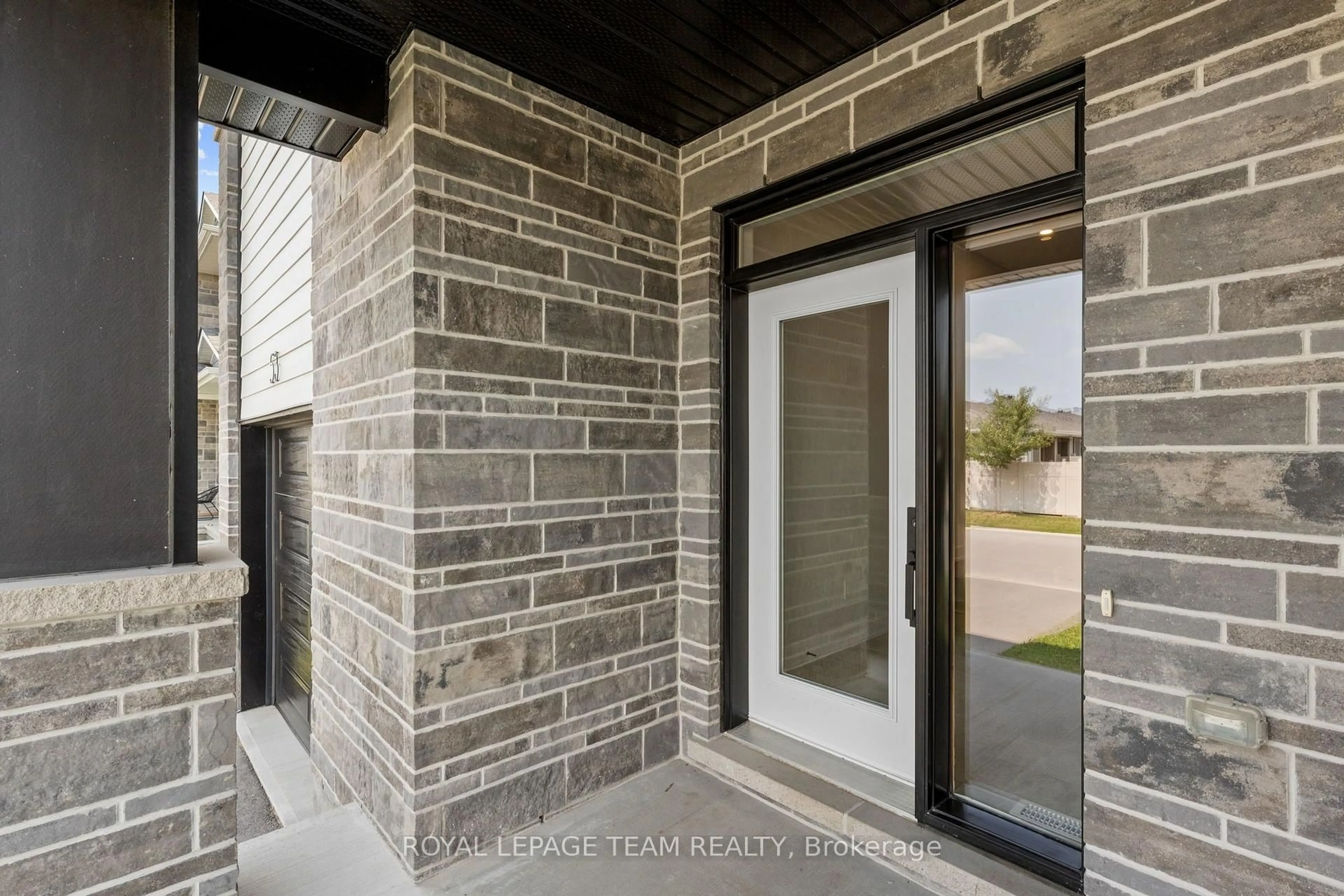Home with brick exterior material, street for 53 MAC BEATTIE Dr, Arnprior Ontario K7S 0J3