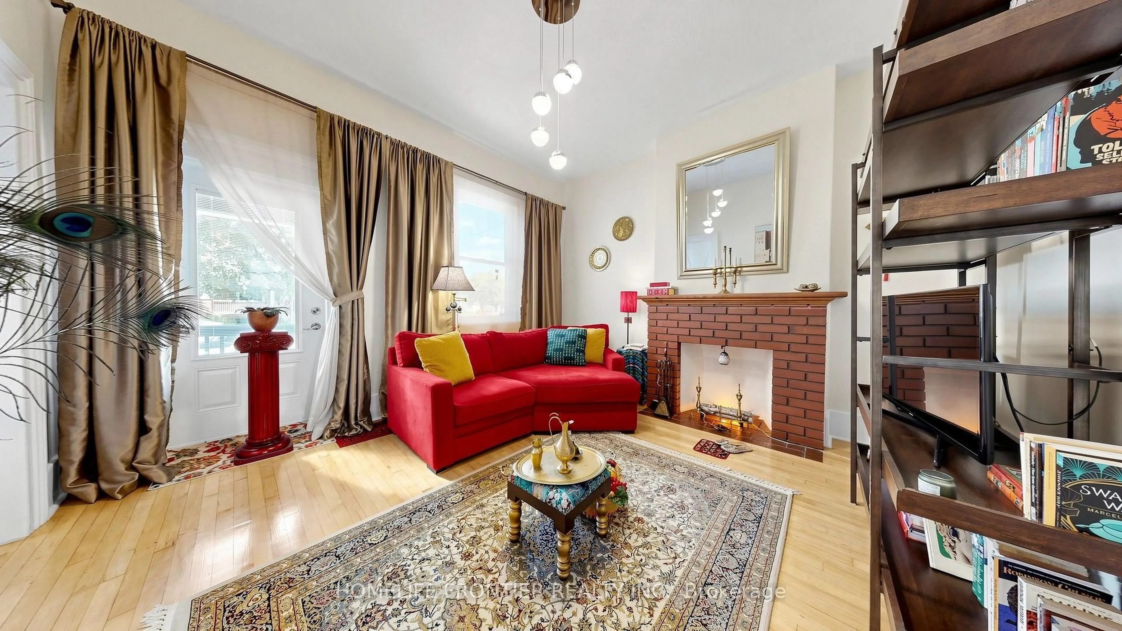 Living room with furniture, unknown for 81 Richmond St, Brantford Ontario N3T 3Y7