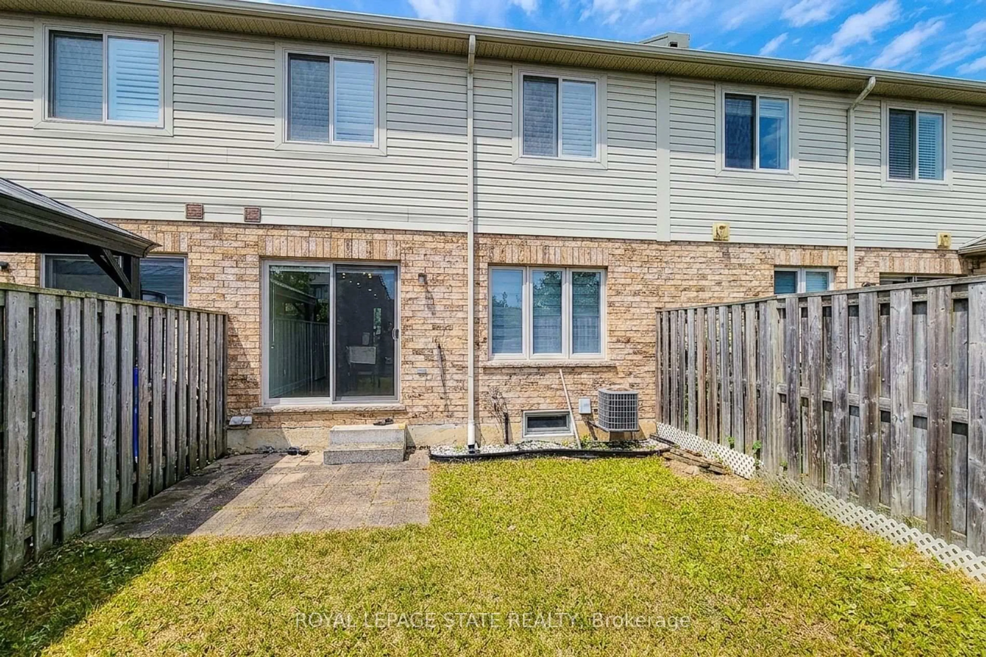A pic from outside/outdoor area/front of a property/back of a property/a pic from drone, street for 26 Magnificent Way, Hamilton Ontario L0R 1C0