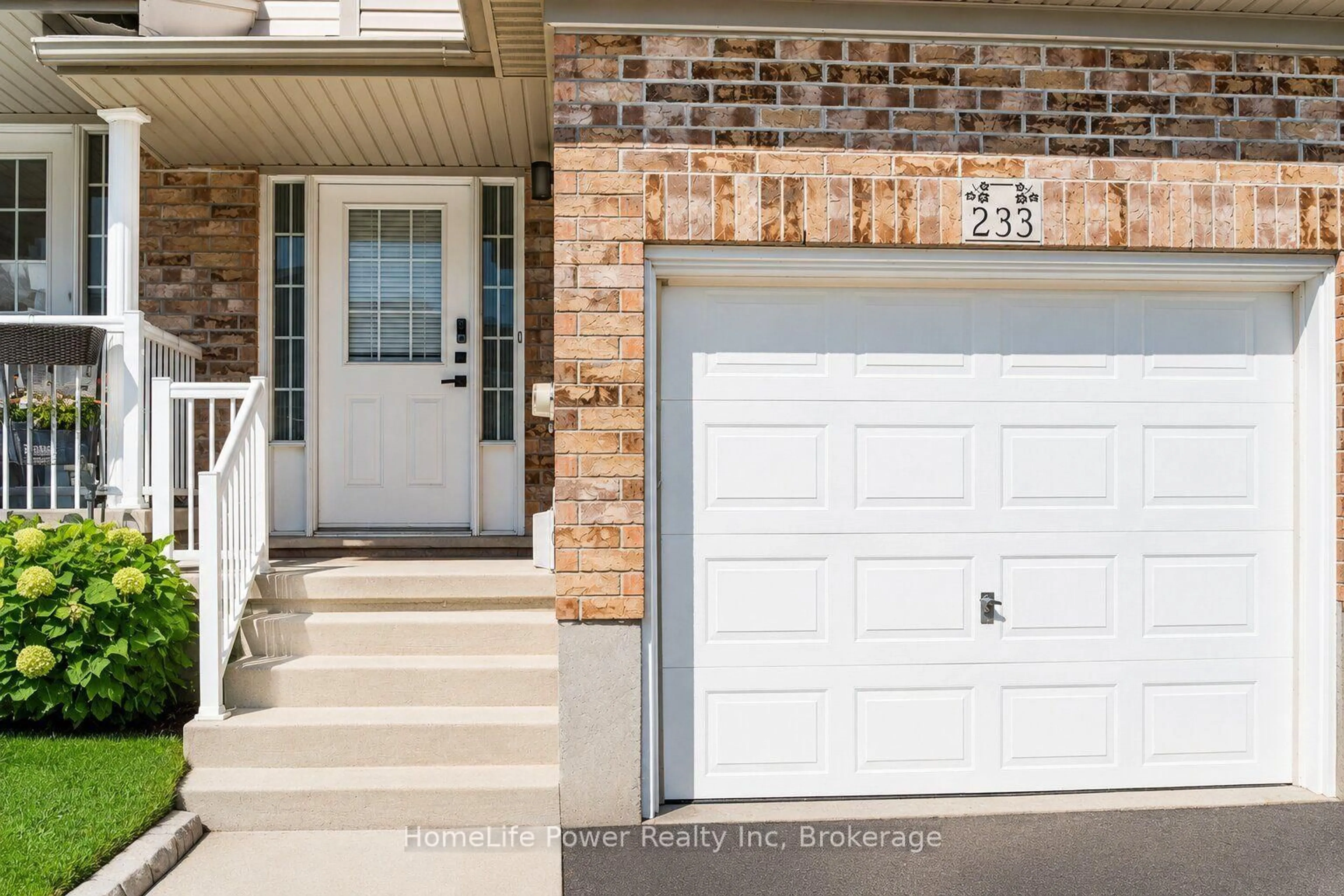 Unknown for 233 RED CLOVER Crt, Kitchener Ontario N2E 4J5