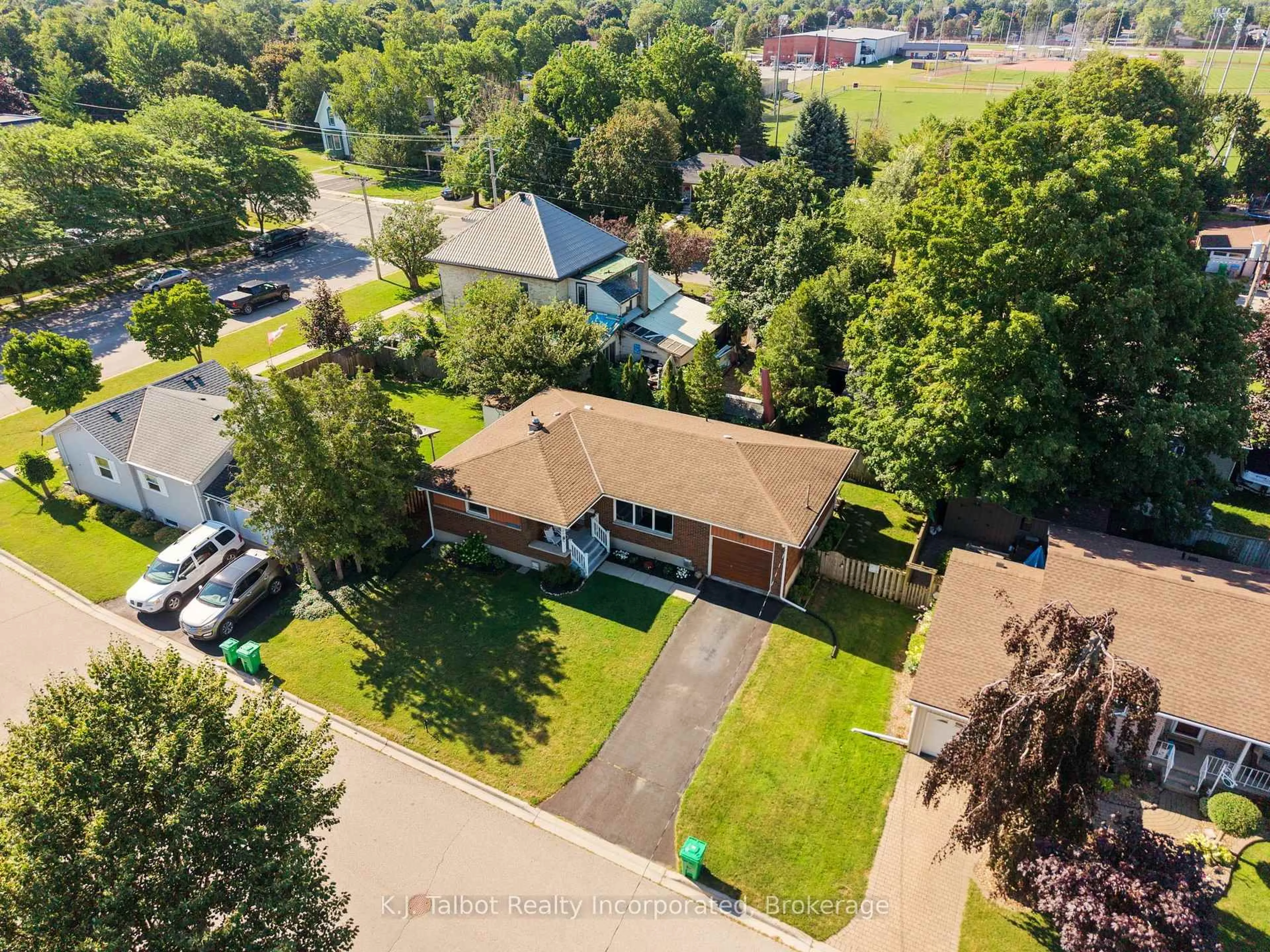 A pic from outside/outdoor area/front of a property/back of a property/a pic from drone, street for 85 Picton St, Goderich Ontario N7A 2C4