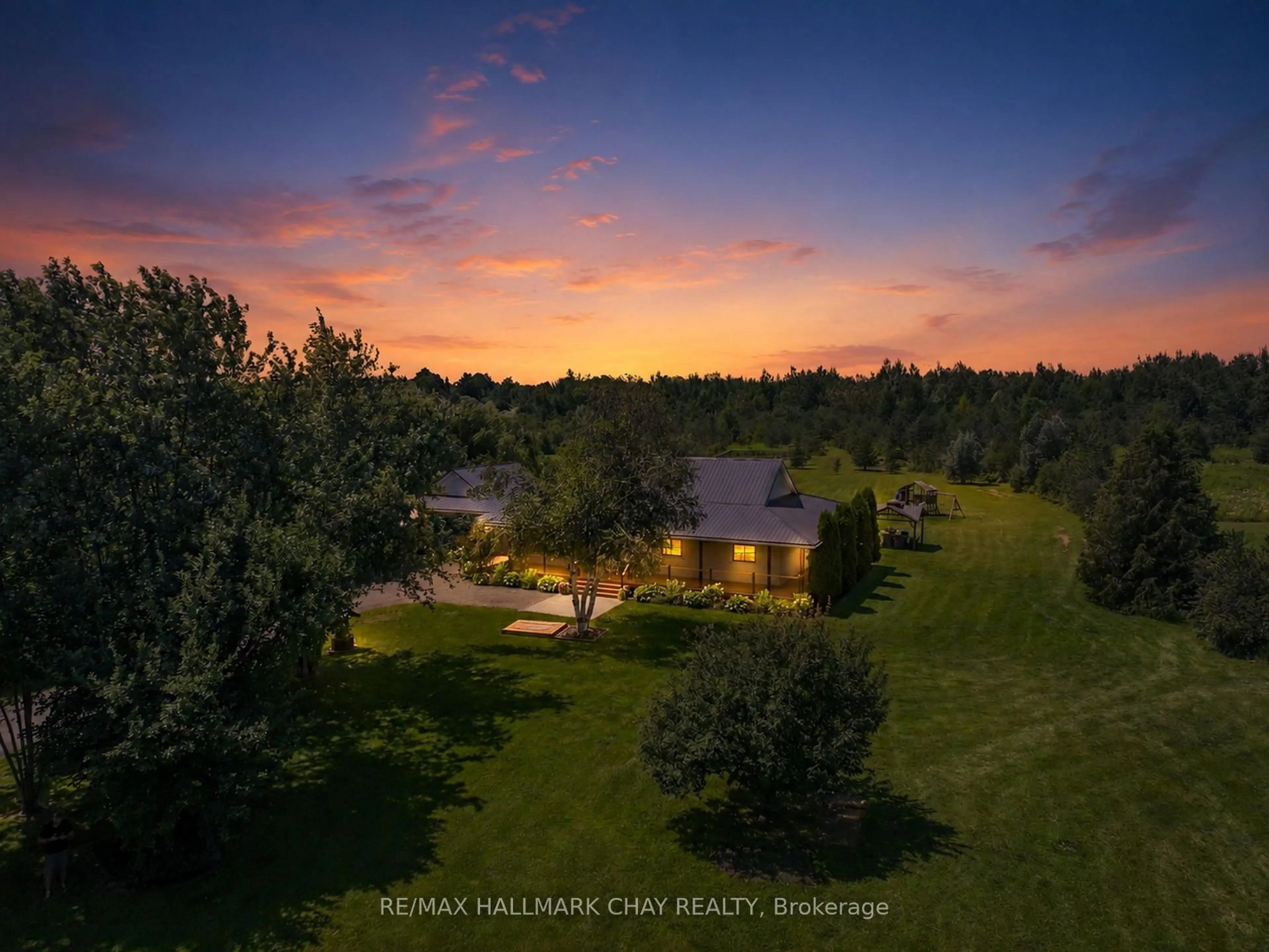 A pic from outside/outdoor area/front of a property/back of a property/a pic from drone, unknown for 555142 Mono-Amaranth Town Line, Amaranth Ontario L9W 0T3