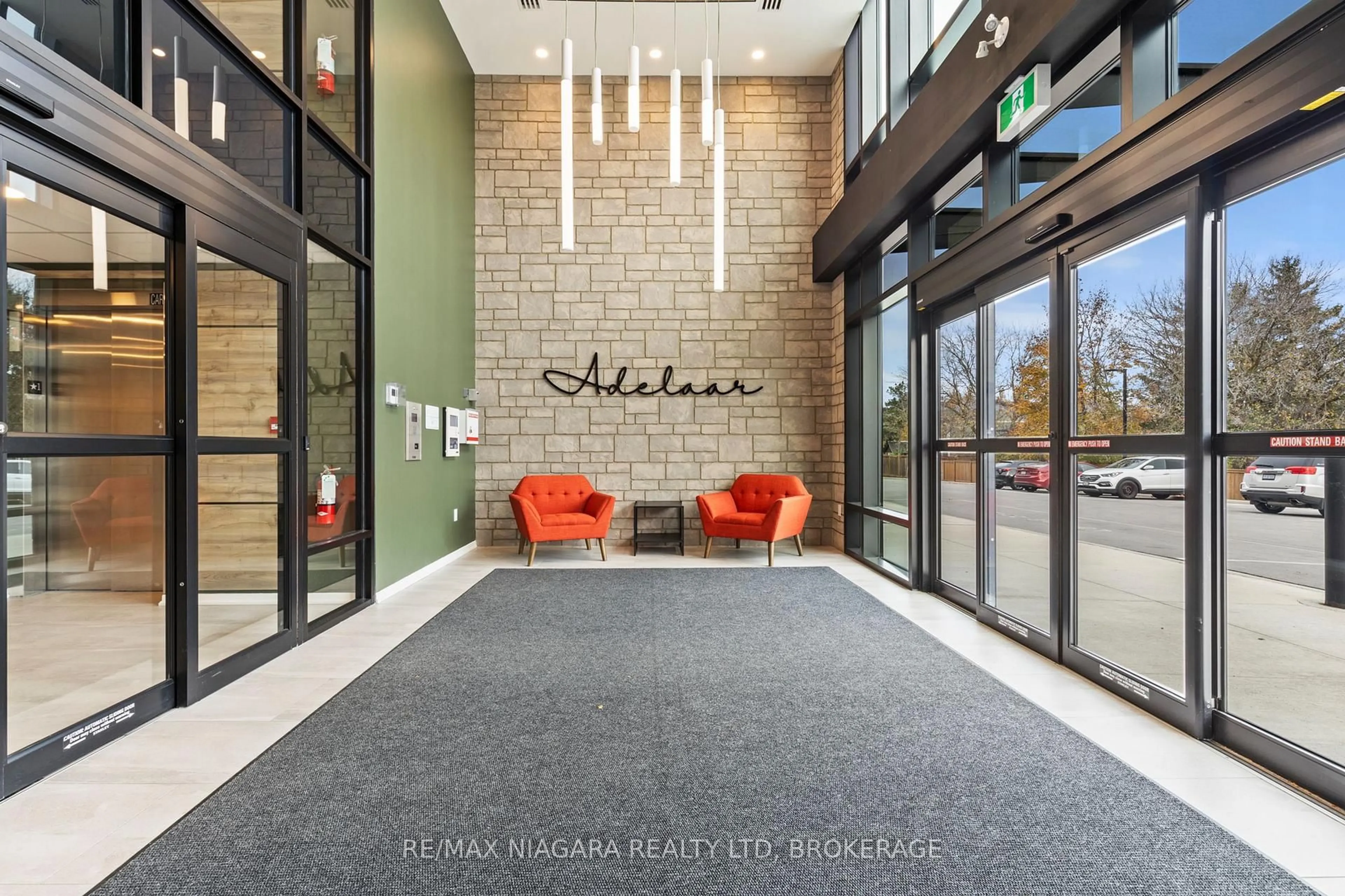 Indoor foyer for 3998 Victoria Ave #206, Lincoln Ontario L0R 2C0