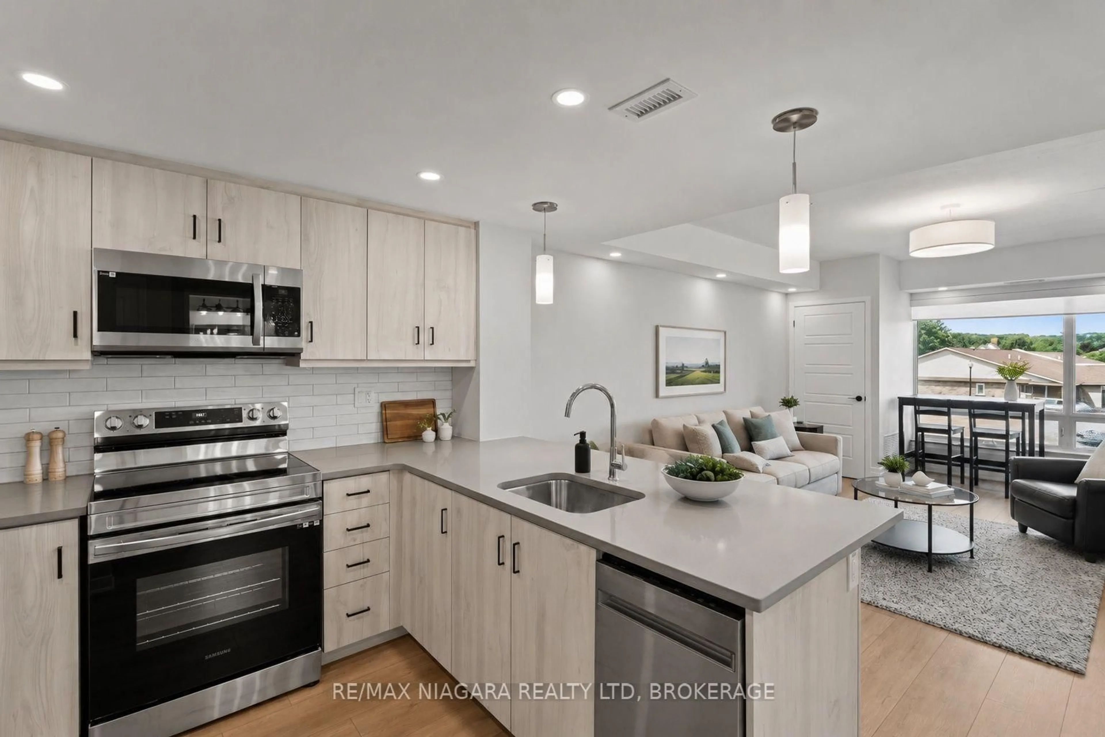 Open concept kitchen, ceramic/tile floor for 3998 Victoria Ave #206, Lincoln Ontario L0R 2C0