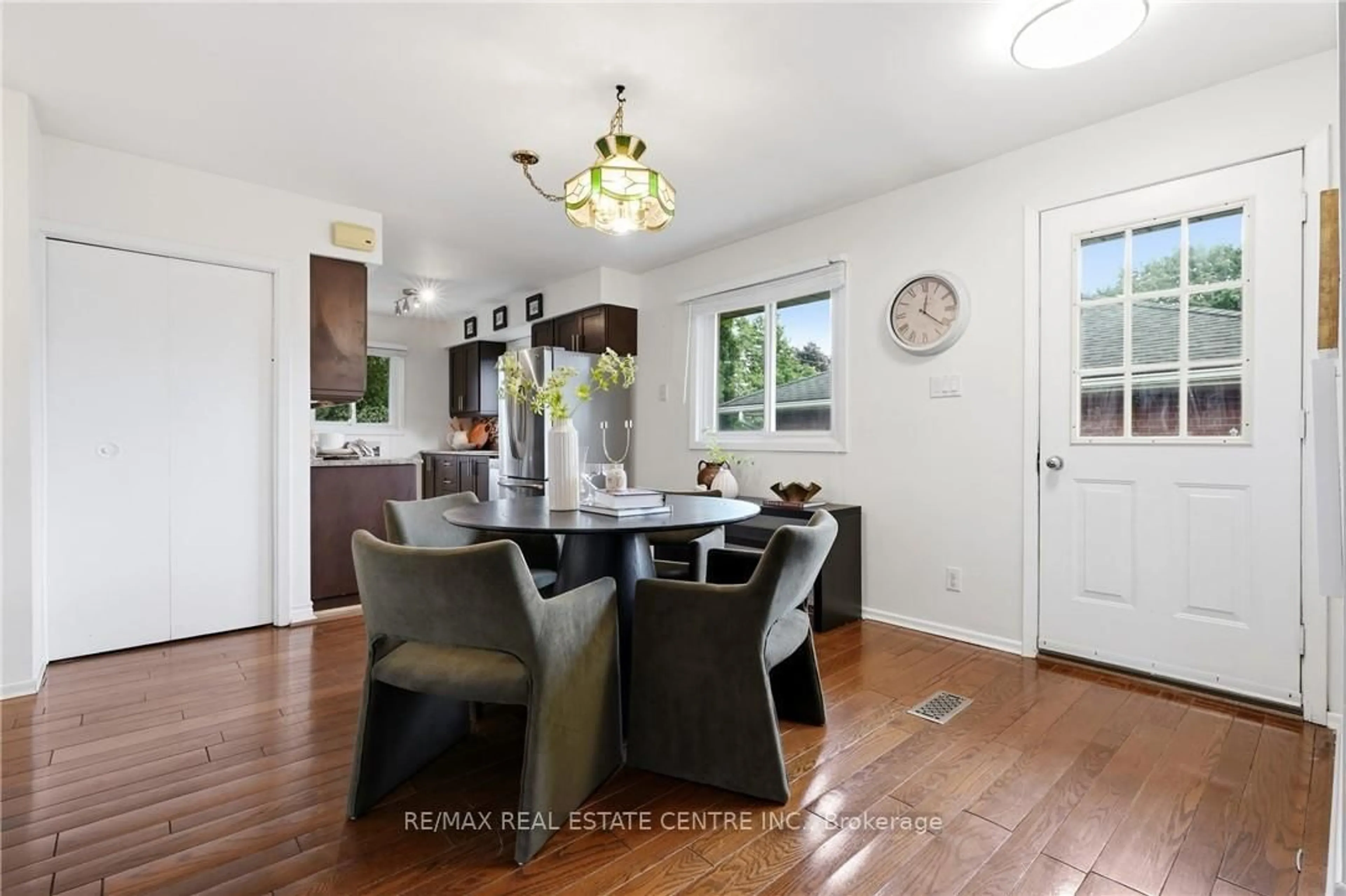 Dining room, unknown for 56 Renwick Ave, Cambridge Ontario N3C 2T7