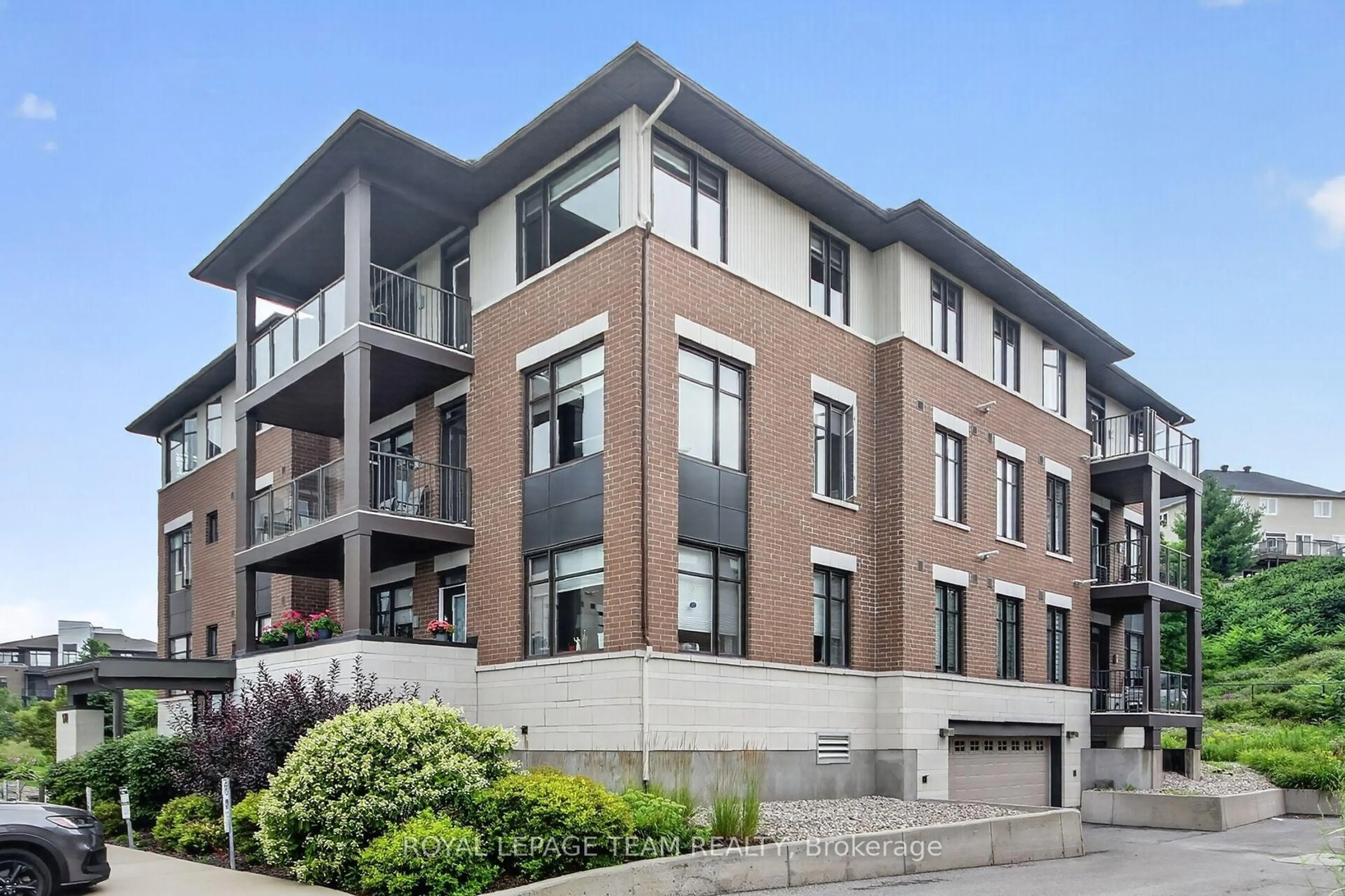 Home with brick exterior material, building for 170 Guelph Private #304, Ottawa Ontario K2T 0J5