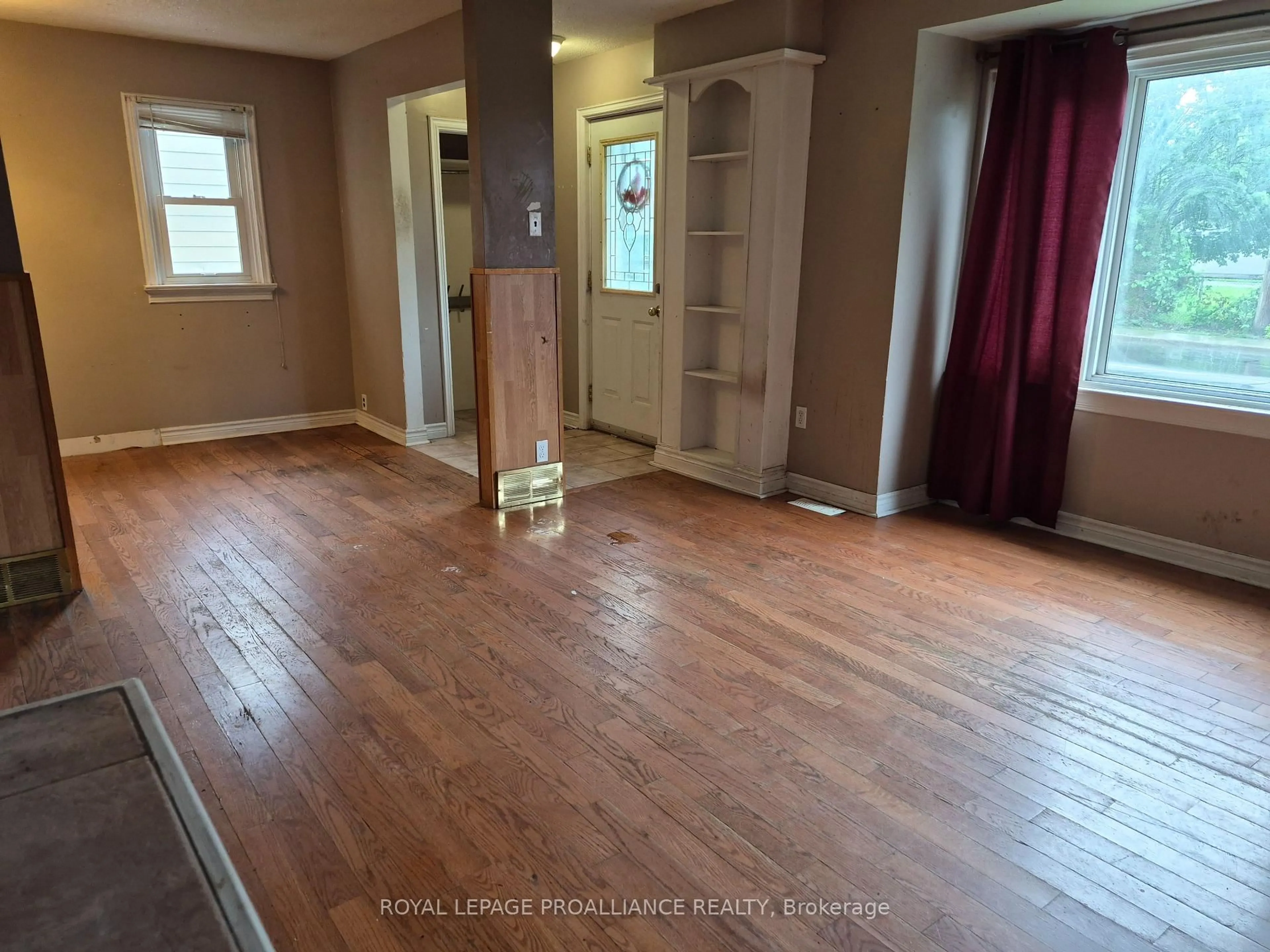 A pic of a room for 519 Edward St, Prescott Ontario K0E 1T0