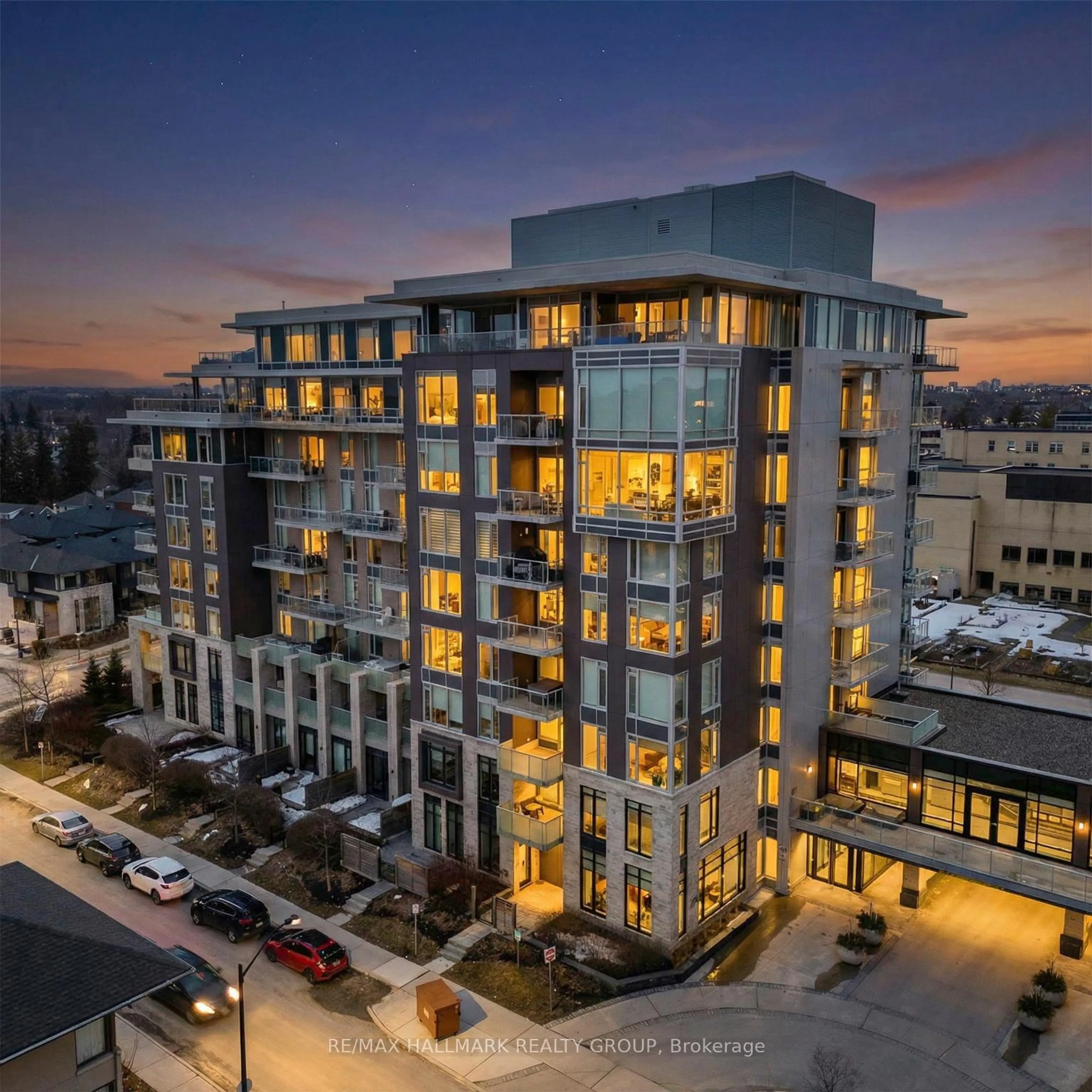 A pic from outside/outdoor area/front of a property/back of a property/a pic from drone, building for 530 De Mazenod Ave #502, Ottawa Ontario K1S 5W8