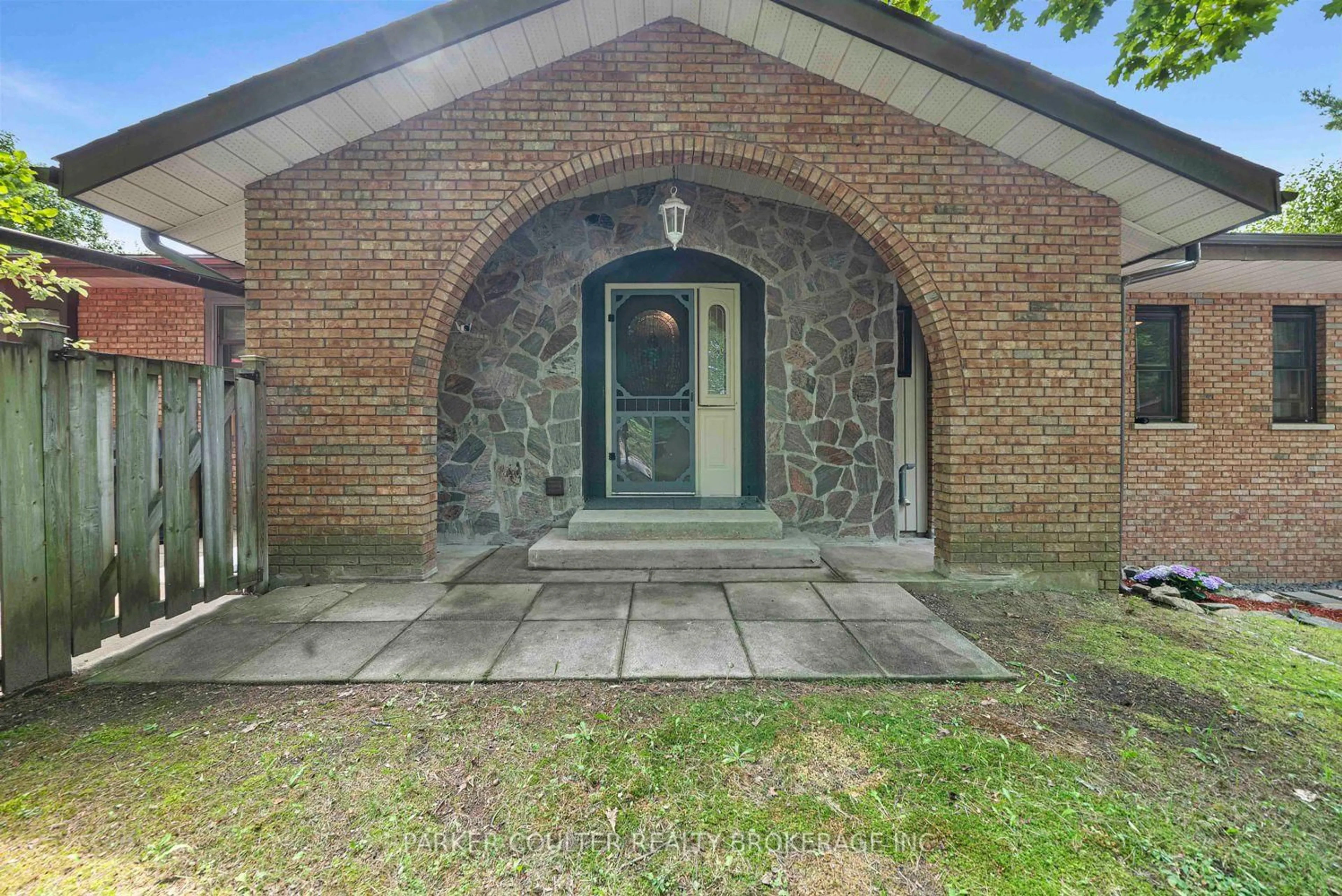 Unknown for 61 Oakridge Rd, McDougall Ontario P2A 2W9