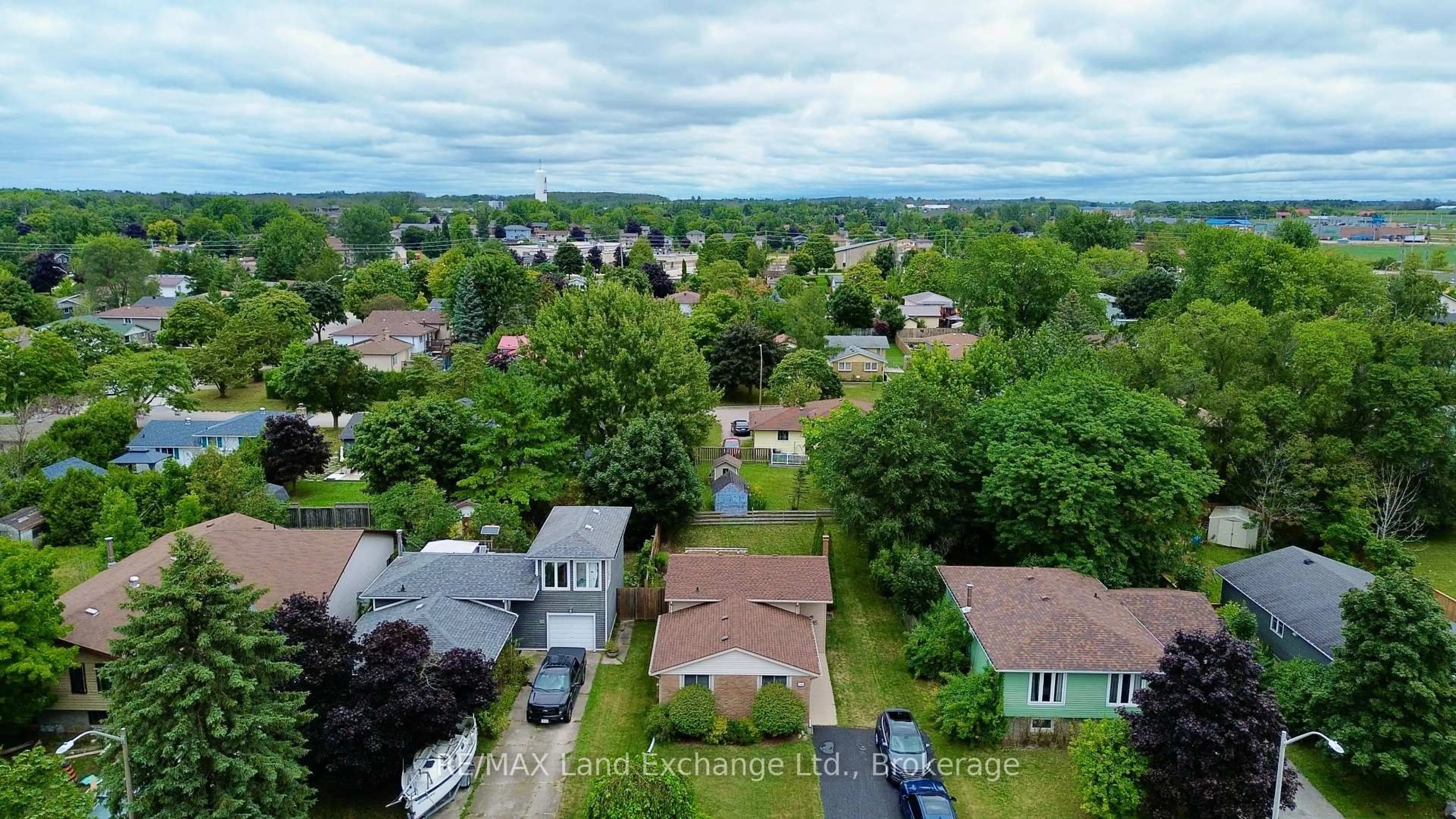 A pic from outside/outdoor area/front of a property/back of a property/a pic from drone, unknown for 739 Palmateer Dr, Kincardine Ontario N2Z 1R8