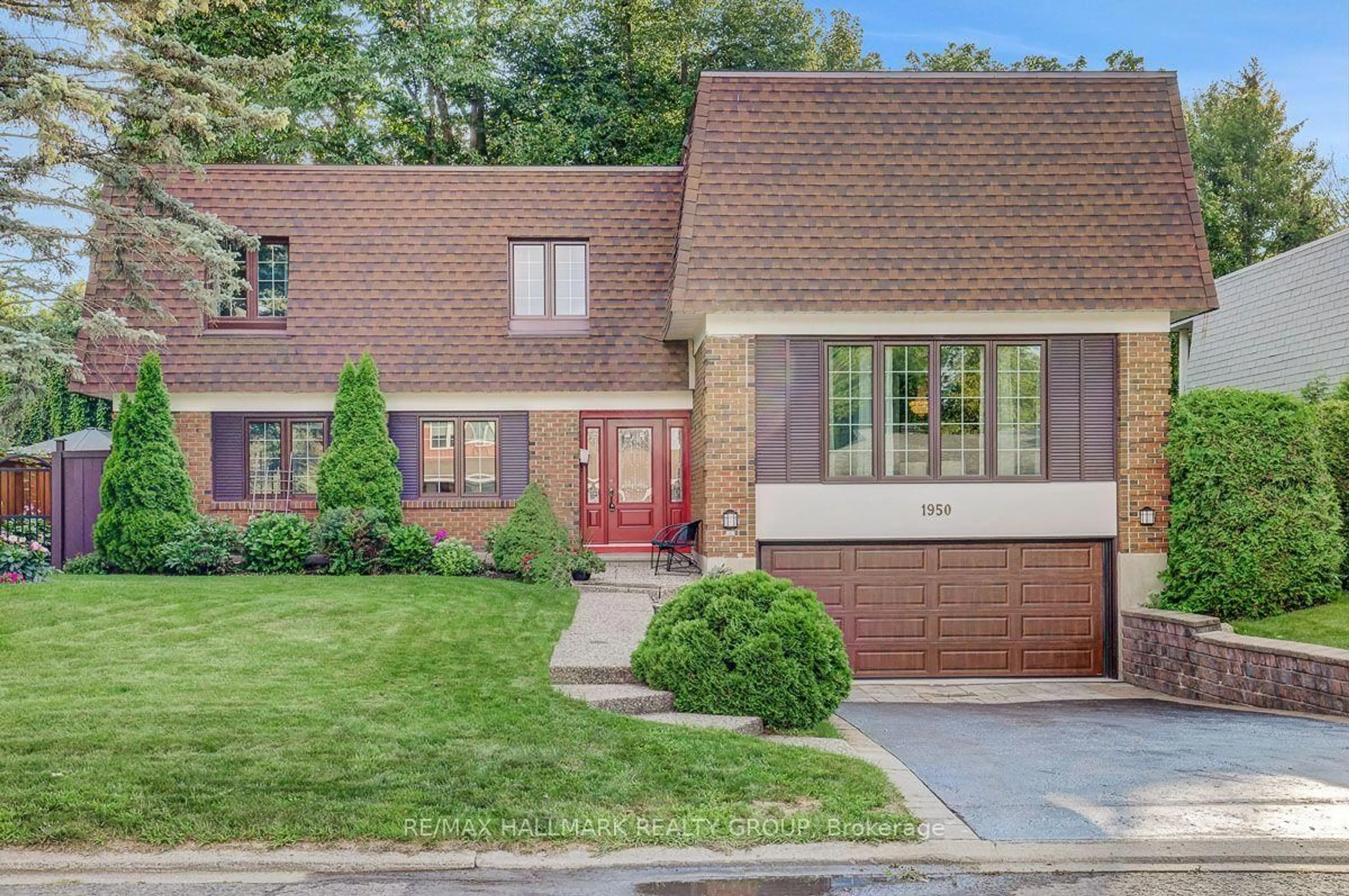 Home with brick exterior material, street for 1950 Ludgate Cres, Ottawa Ontario K1J 8L2