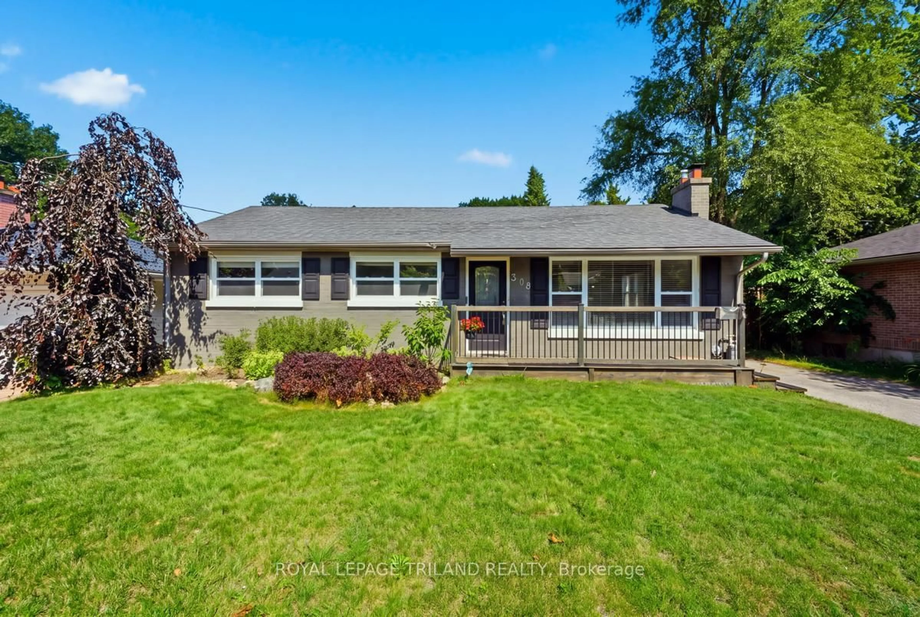 Home with vinyl exterior material, street for 308 Reynolds Rd, London South Ontario N6K 2P1