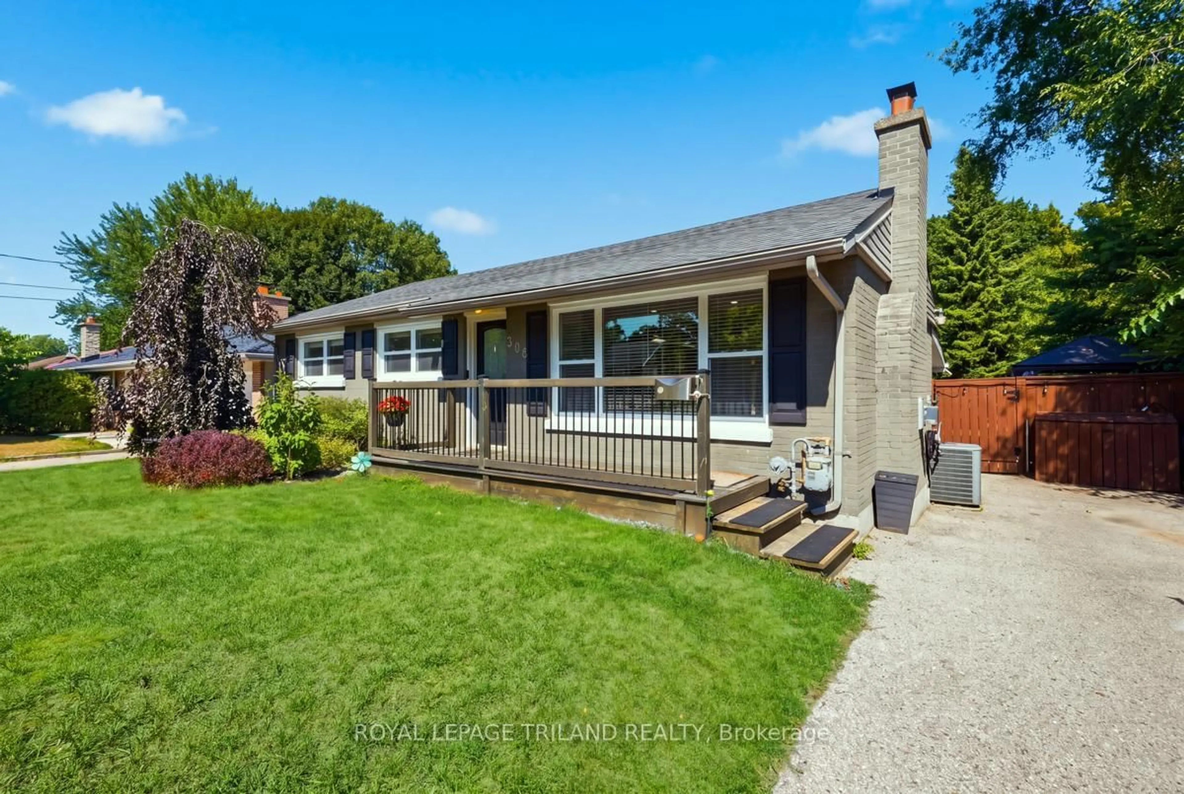 Home with vinyl exterior material, street for 308 Reynolds Rd, London South Ontario N6K 2P1