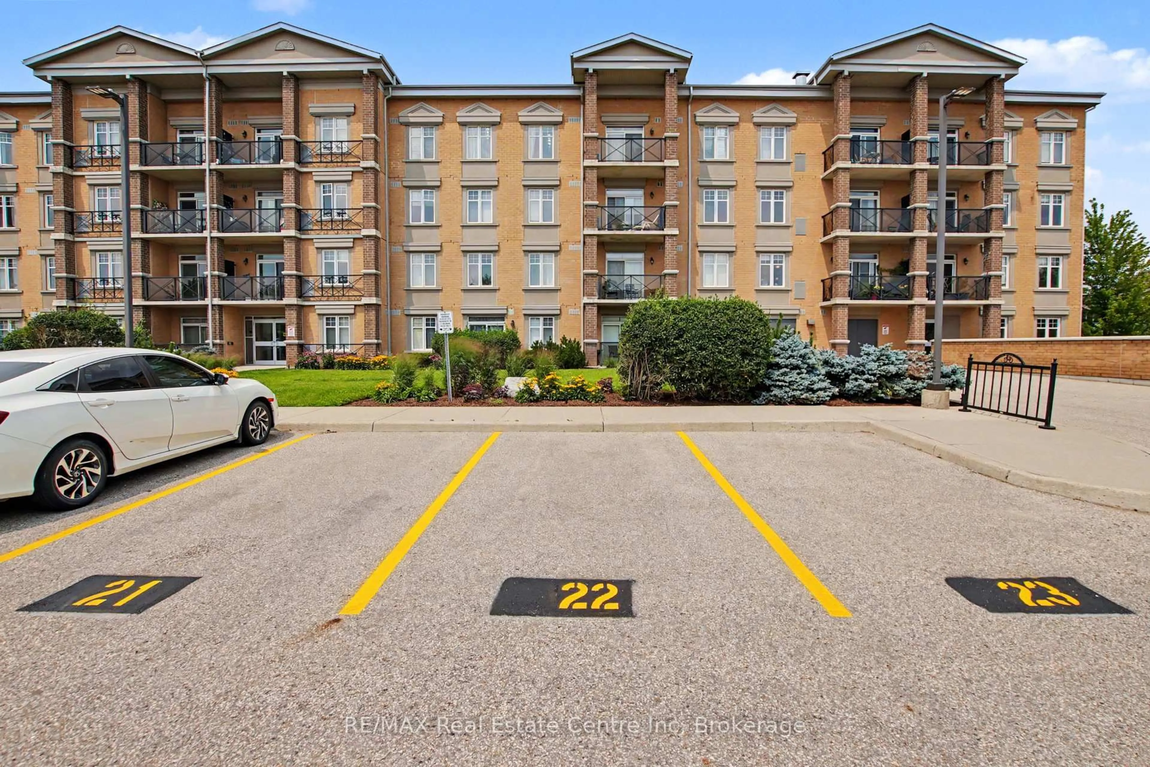 Patio, building for 2 Colonial Dr #410, Guelph Ontario N1L 0K8