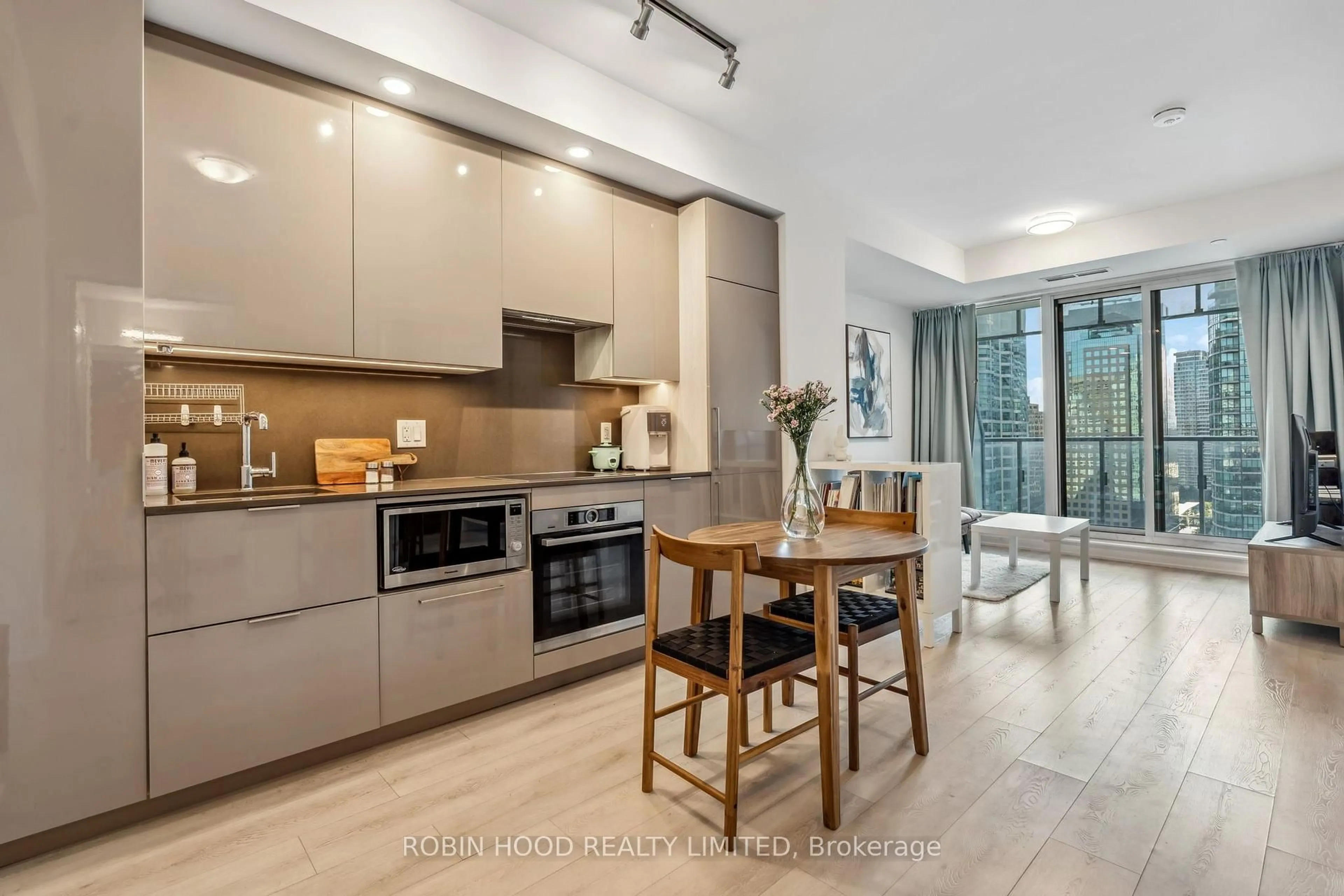 Open concept kitchen, unknown for 39 Fountain St #N/A, Out of Area Ontario N1H 3P1