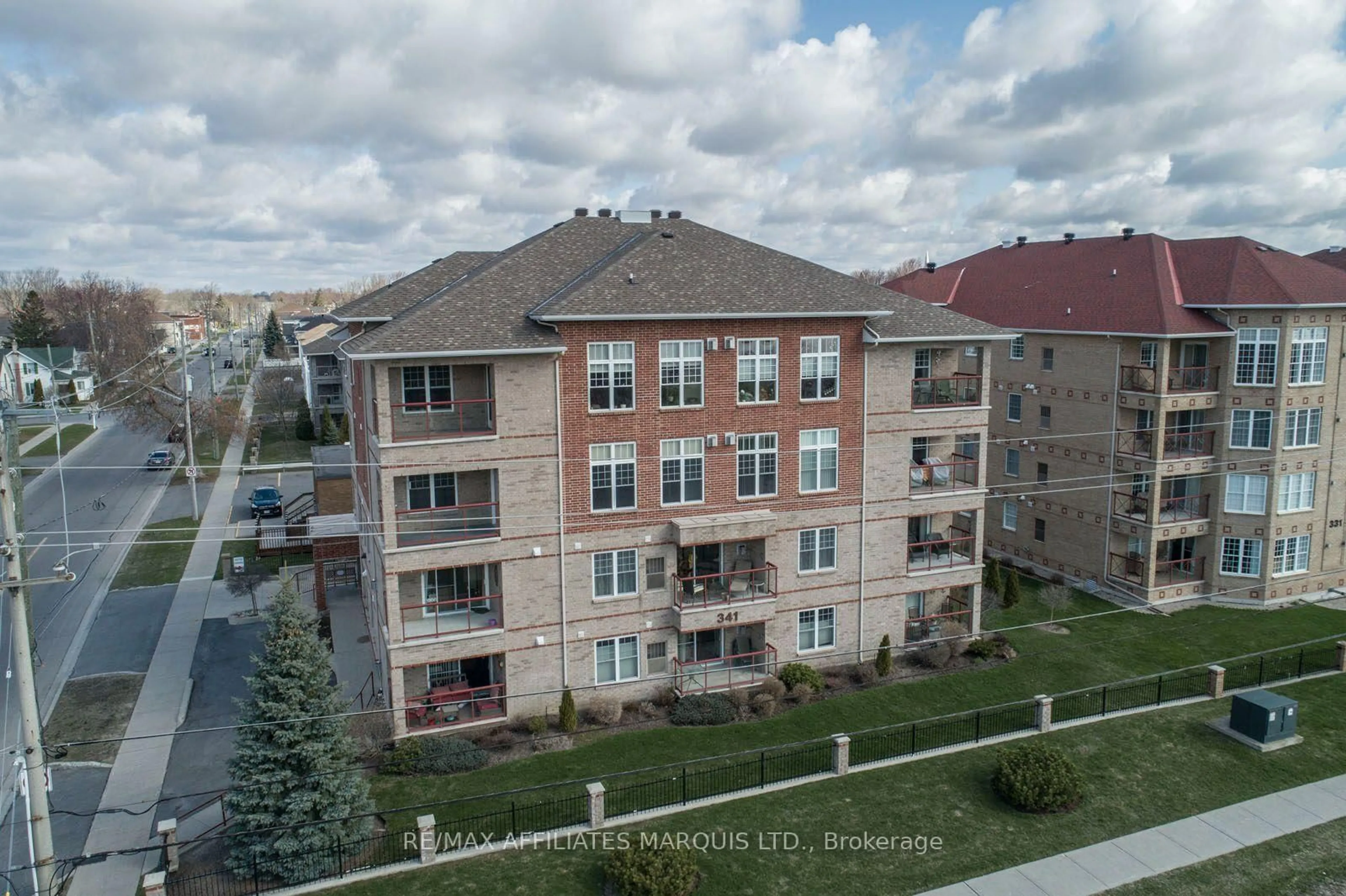 A pic from outside/outdoor area/front of a property/back of a property/a pic from drone, city buildings view from balcony for 341 Water St #402, Cornwall Ontario K6J 1A5
