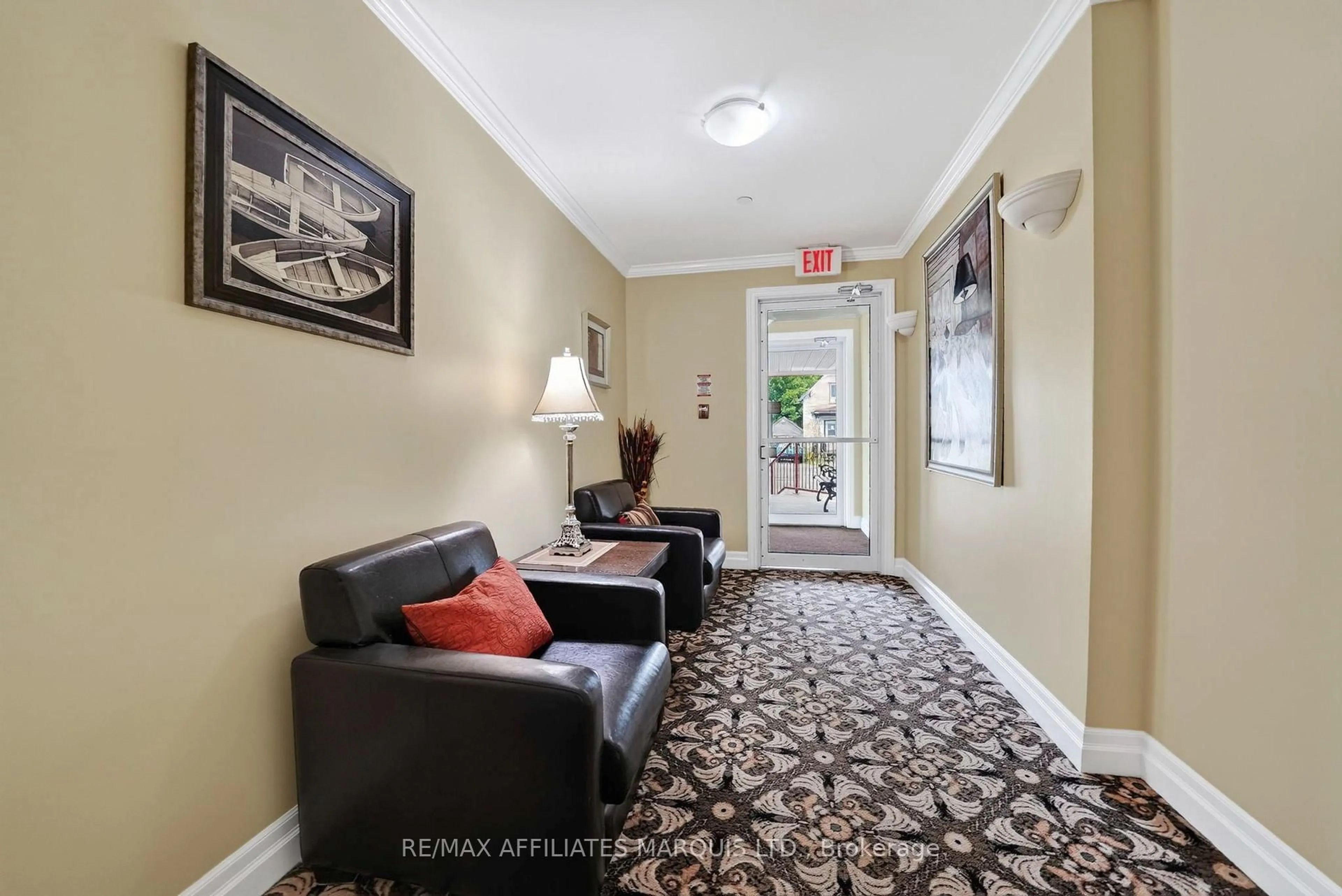 Indoor foyer for 341 Water St #402, Cornwall Ontario K6J 1A5
