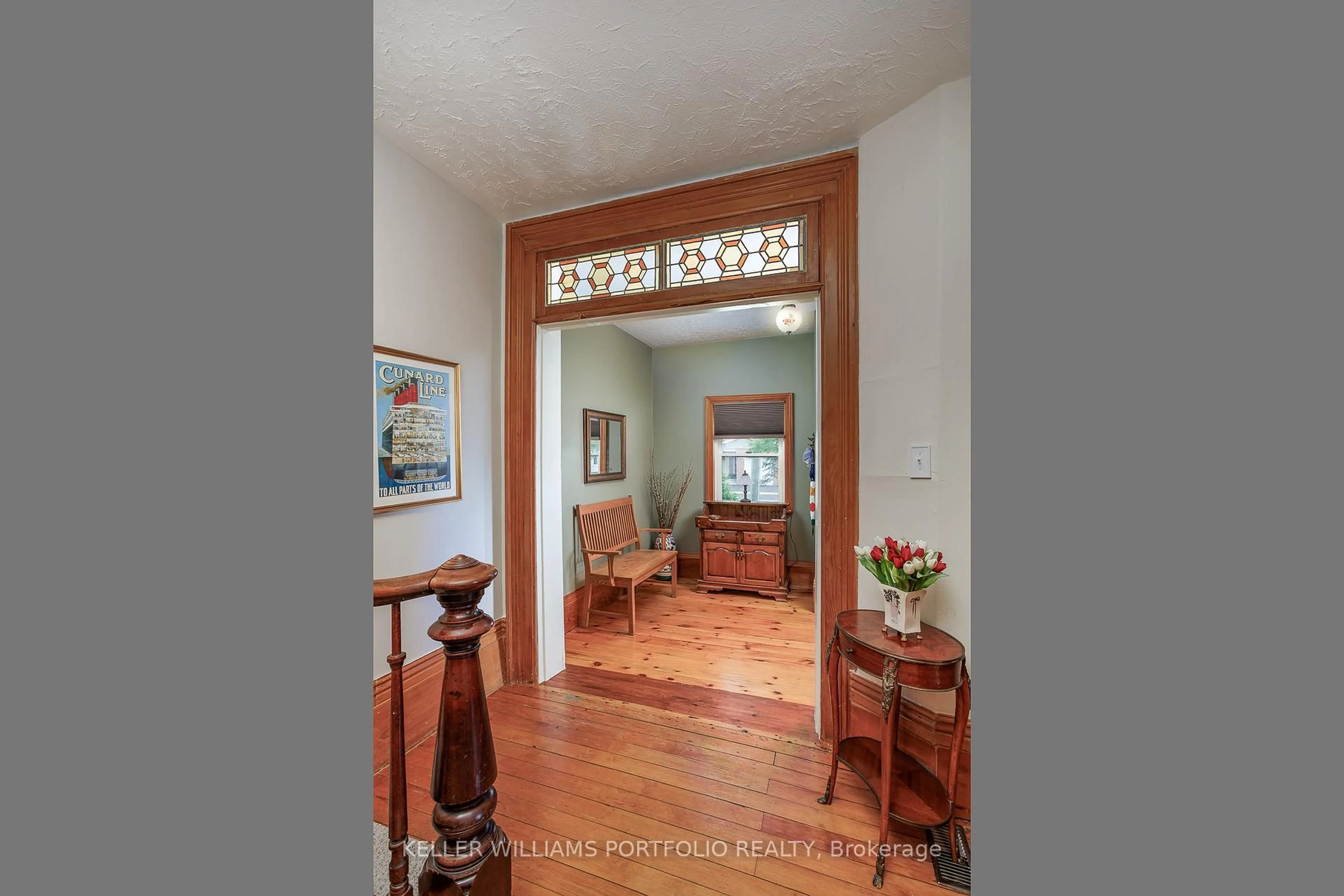 Indoor entryway for 191 Stuart St, Cobourg Ontario K9A 2Y1