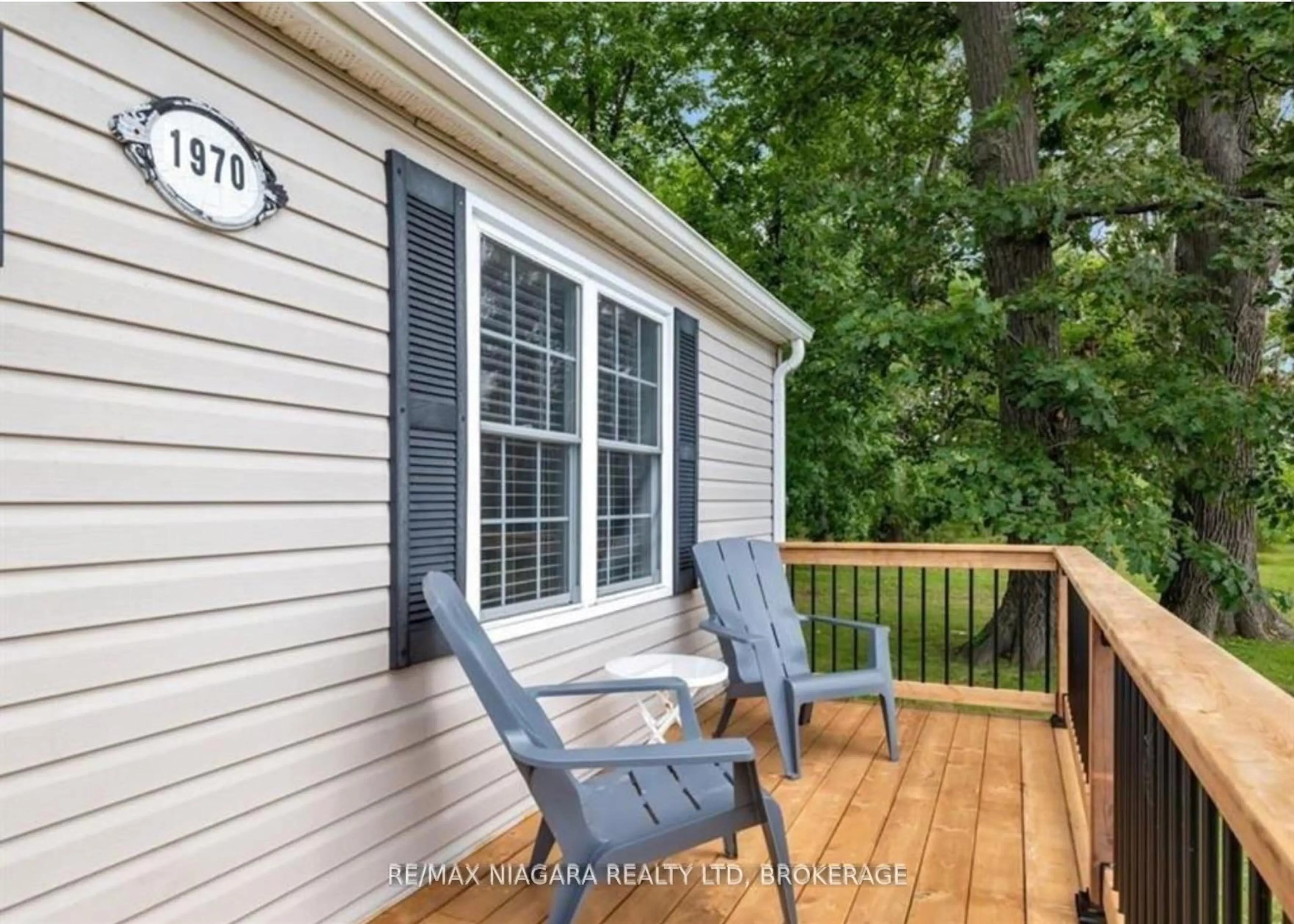 Home with vinyl exterior material, water/lake/river/ocean view for 1970 Garrison Rd, Fort Erie Ontario L2A 5M4