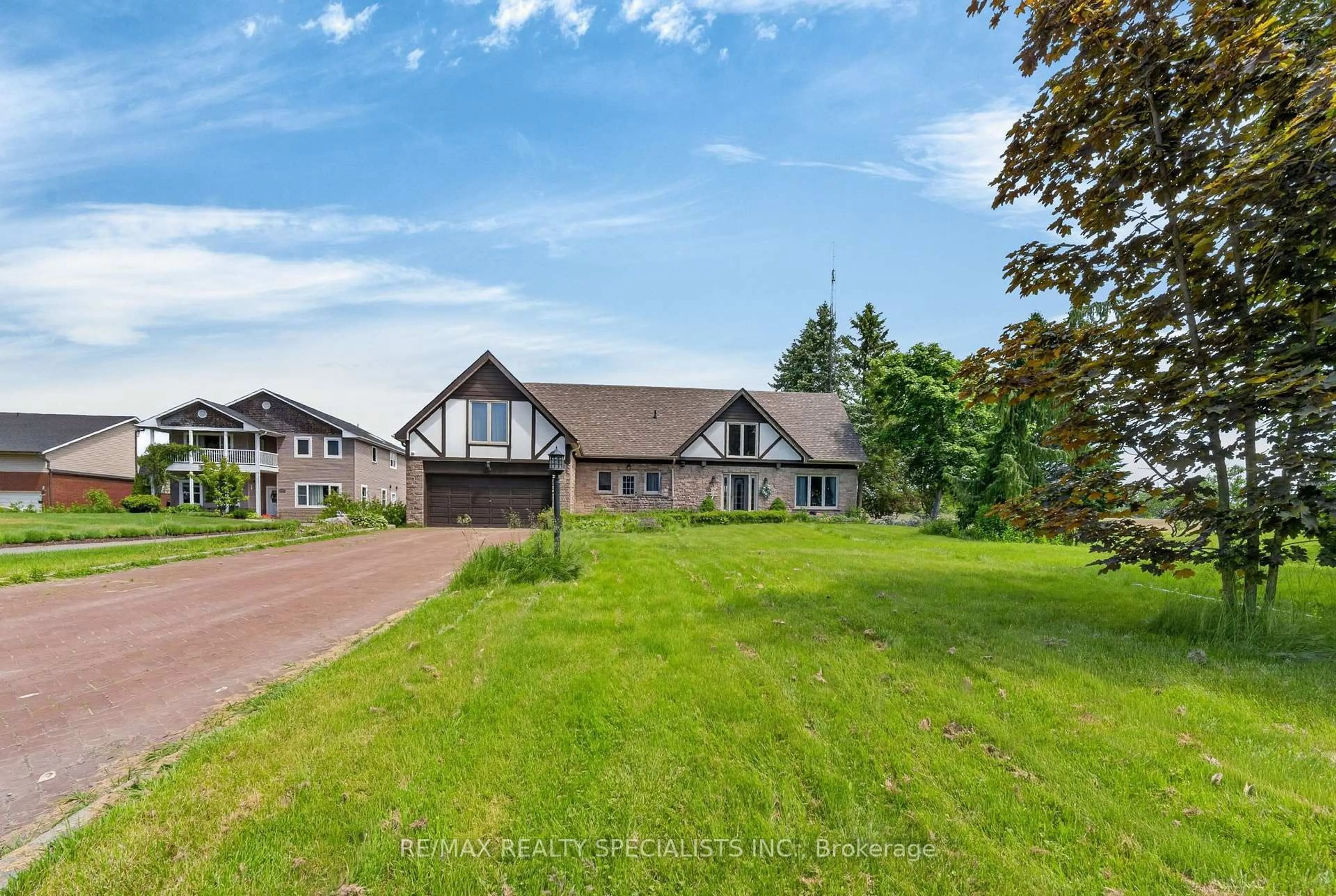 A pic from outside/outdoor area/front of a property/back of a property/a pic from drone, mountain view for 120 North Shore Rd, Alnwick/Haldimand Ontario K0K 2G0