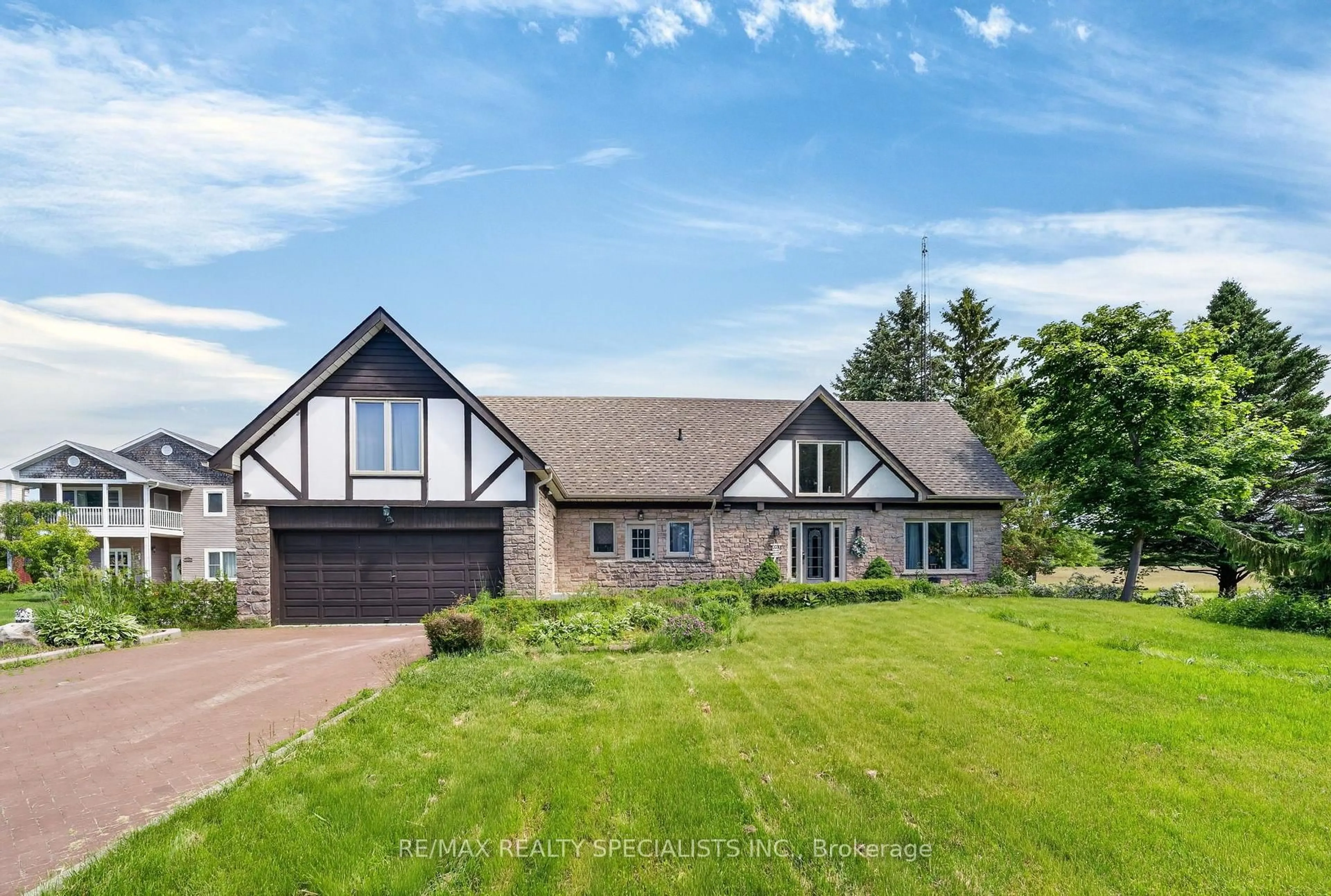 A pic from outside/outdoor area/front of a property/back of a property/a pic from drone, unknown for 120 North Shore Rd, Alnwick/Haldimand Ontario K0K 2G0