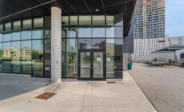 1 Victoria St #1708, Kitchener 2