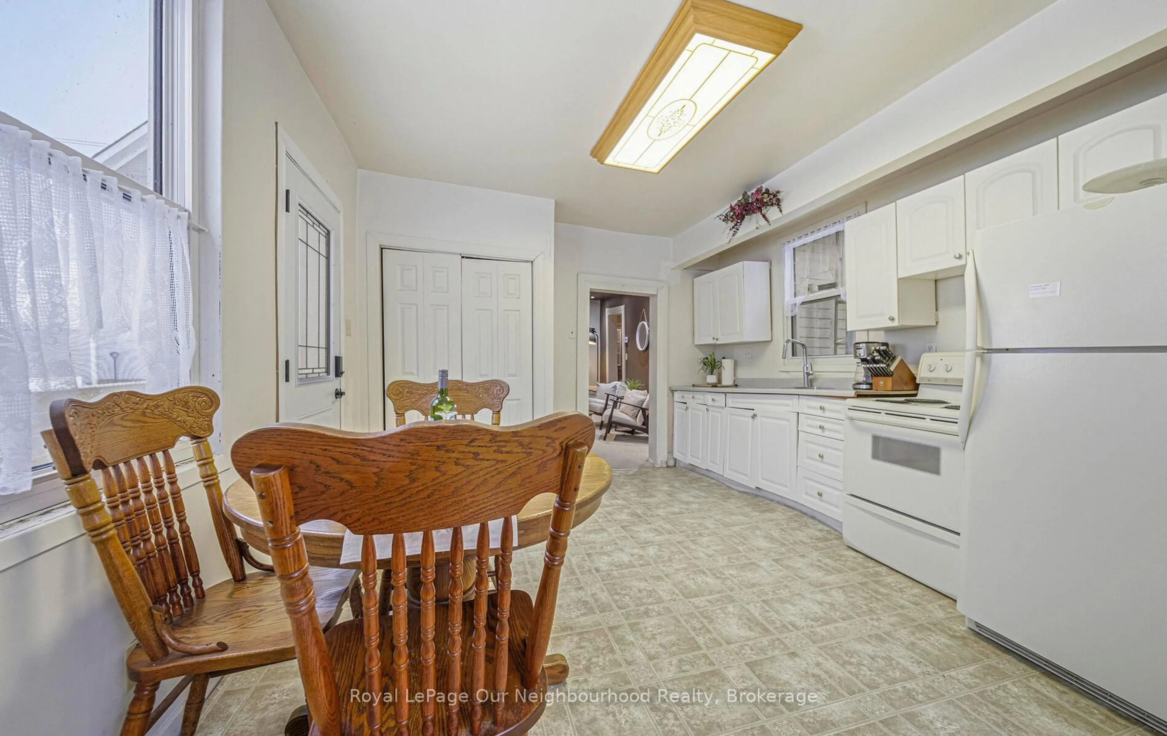 Standard kitchen, ceramic/tile floor for 43 Mill St, Port Hope Ontario L1A 2S7