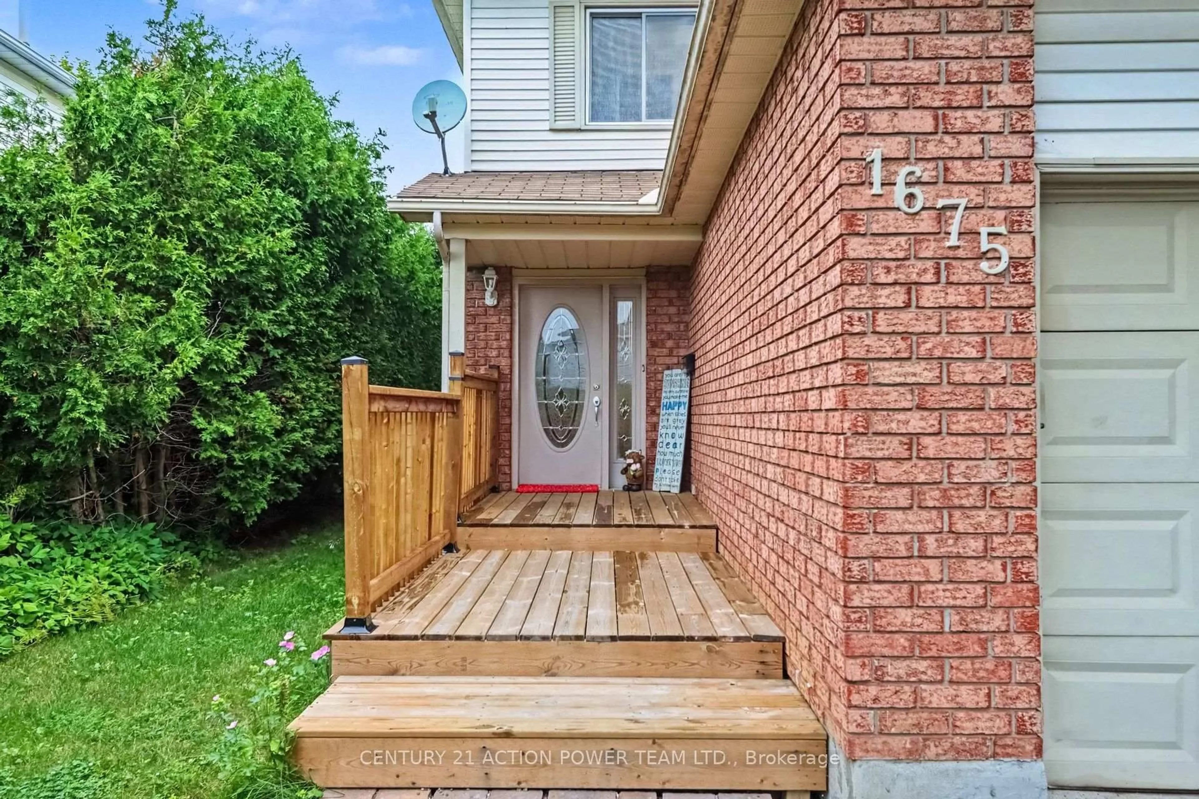 Unknown for 1675 Lacombe Dr, Orleans Ontario K4A 2R9