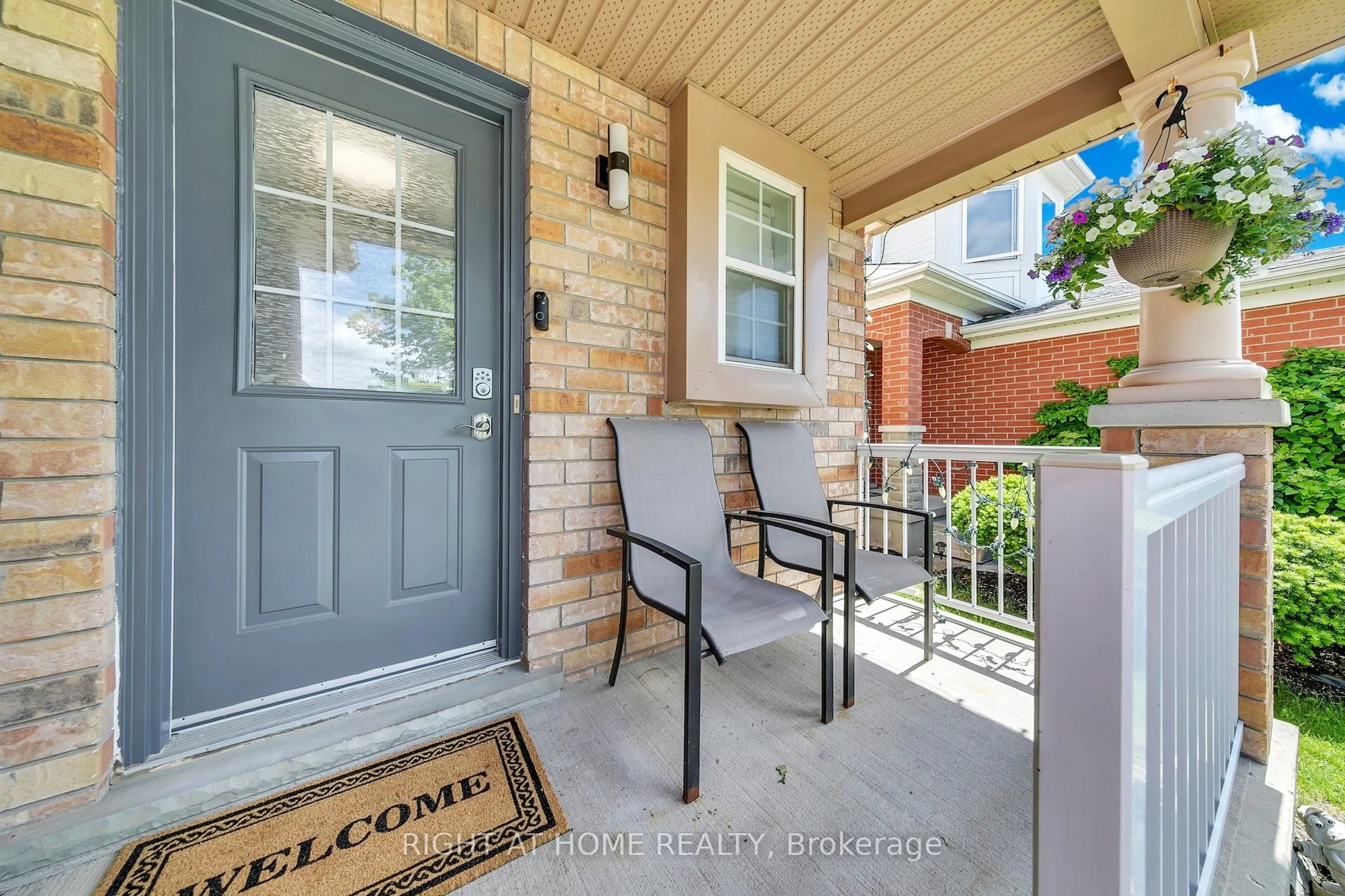 Indoor entryway for 77 Milson Cres, Guelph Ontario N1C 1G7