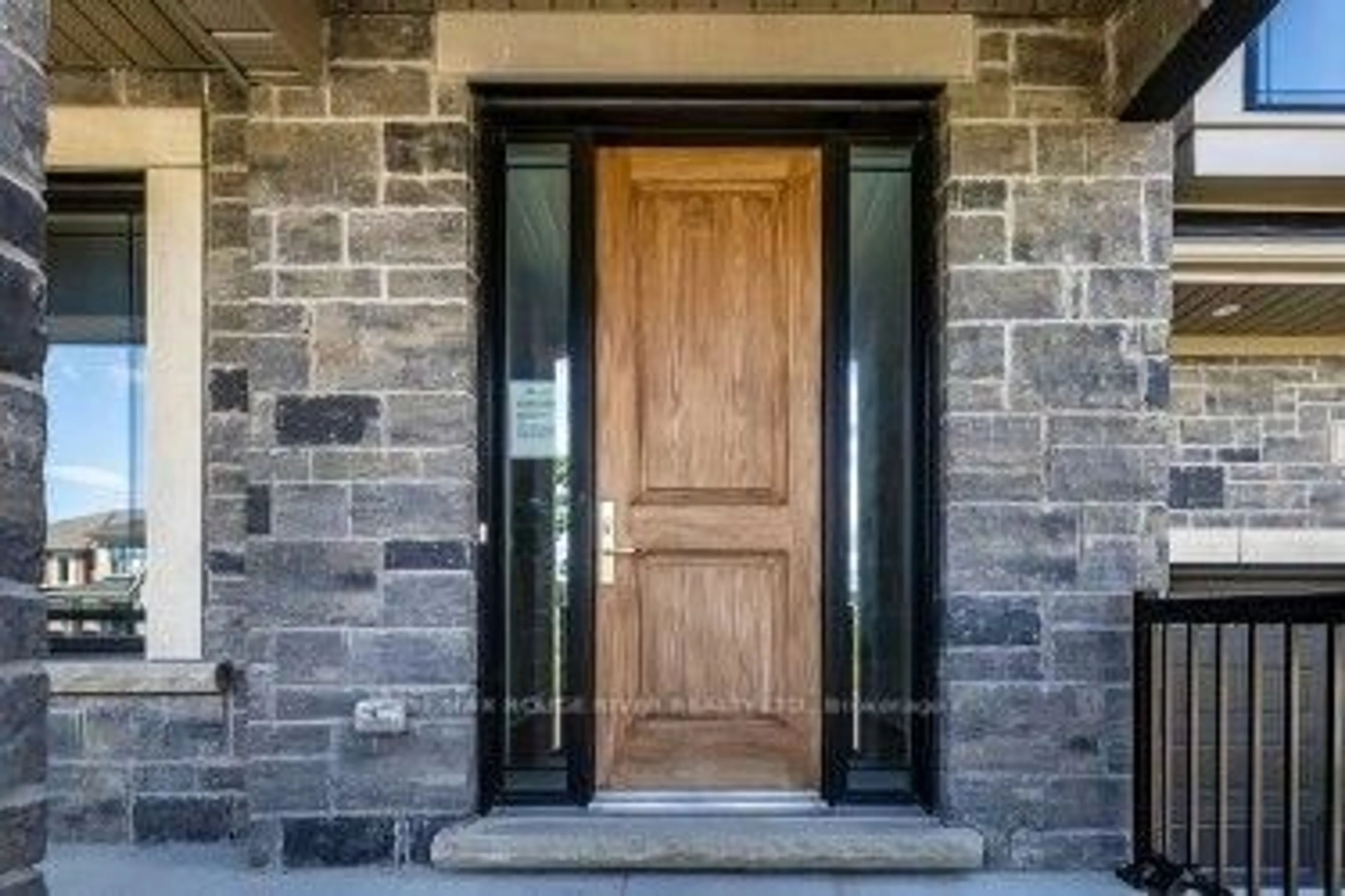 Indoor entryway for 50 Holland St, Port Hope Ontario L1A 0G2