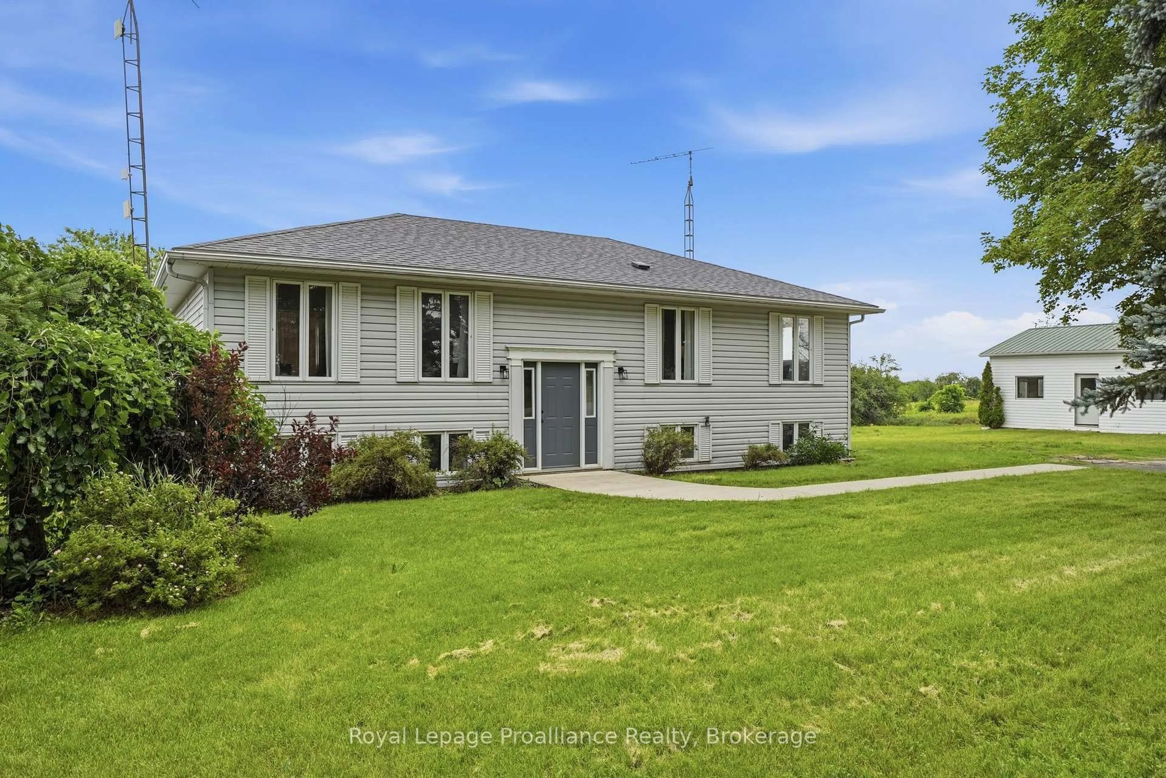 Home with vinyl exterior material, unknown for 509 Kelly Rd, Prince Edward County Ontario K0K 1P0