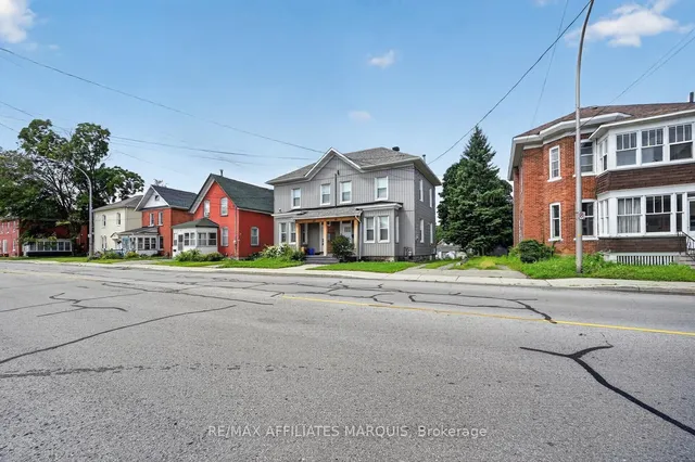 88 Brockville St, Smiths Falls 2