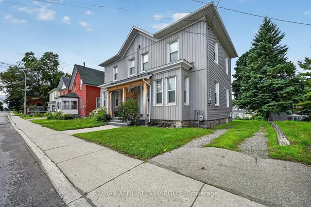88 Brockville St, Smiths Falls 5