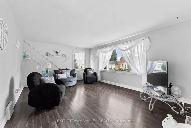 500 DOMINION St, Renfrew 4