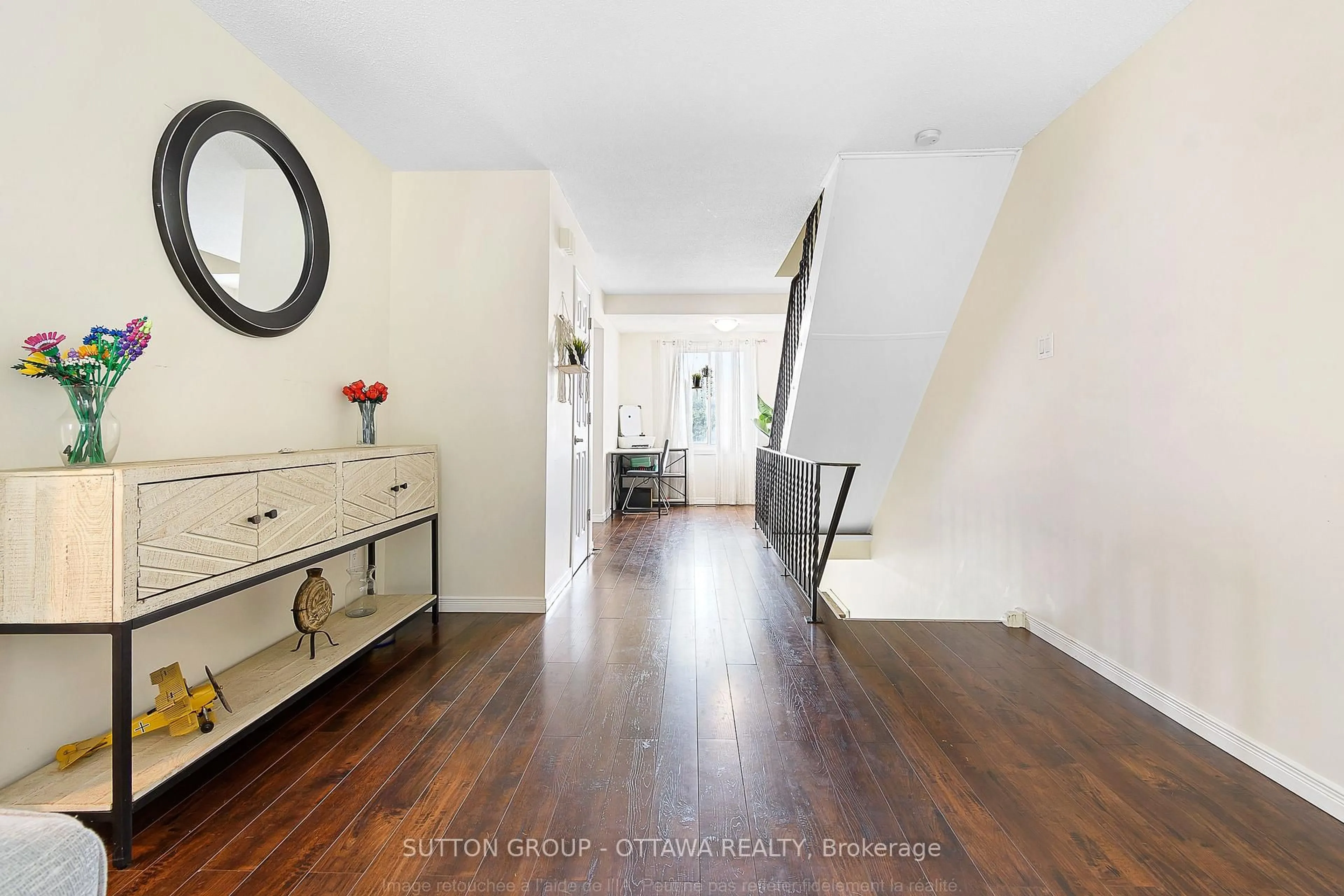Indoor entryway for 1803 Axminster Crt #39, Ottawa Ontario K1C 1Z5