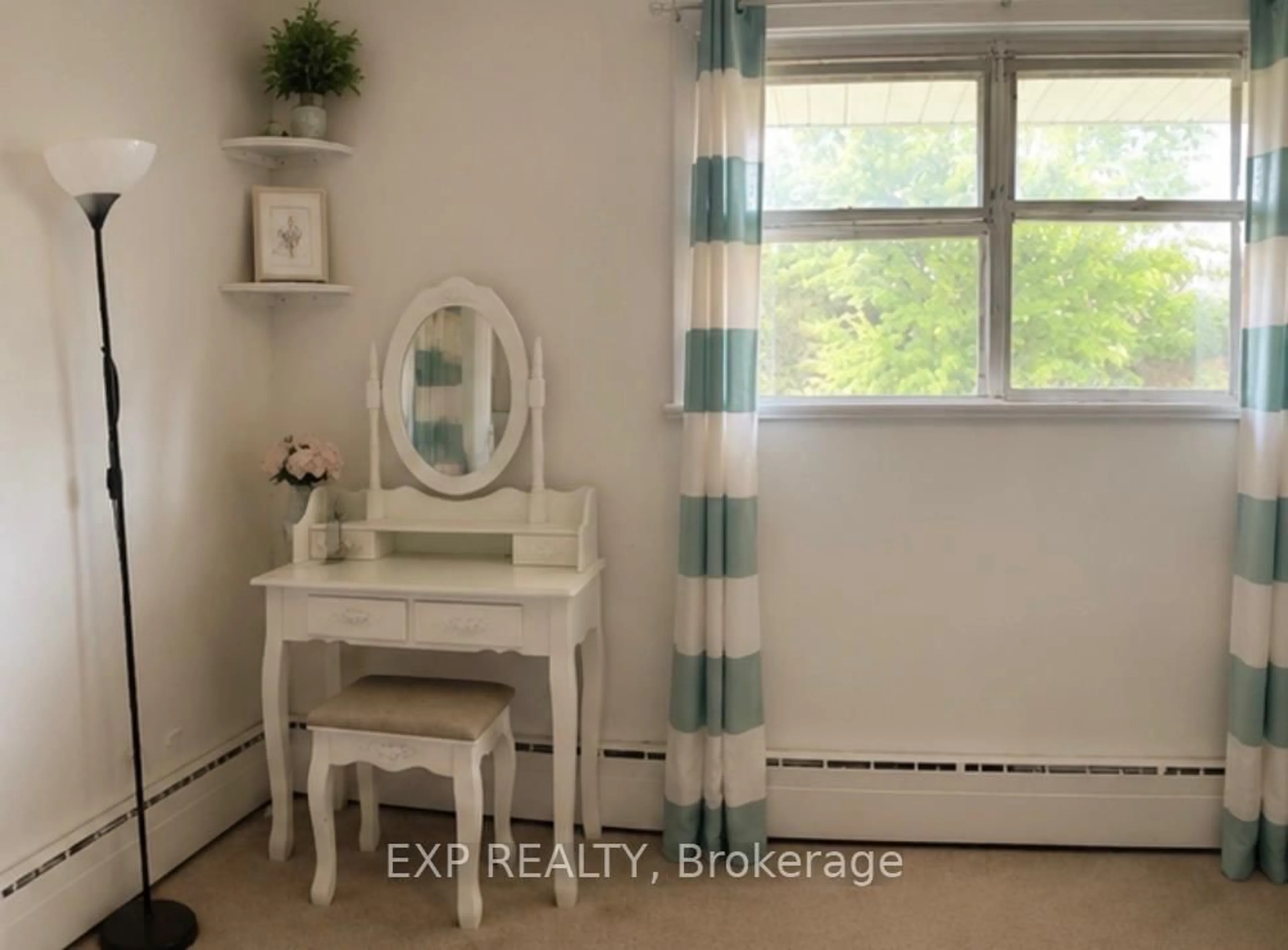 A pic of a room for 16 CIVIC St, Killaloe Ontario K0J 2A0