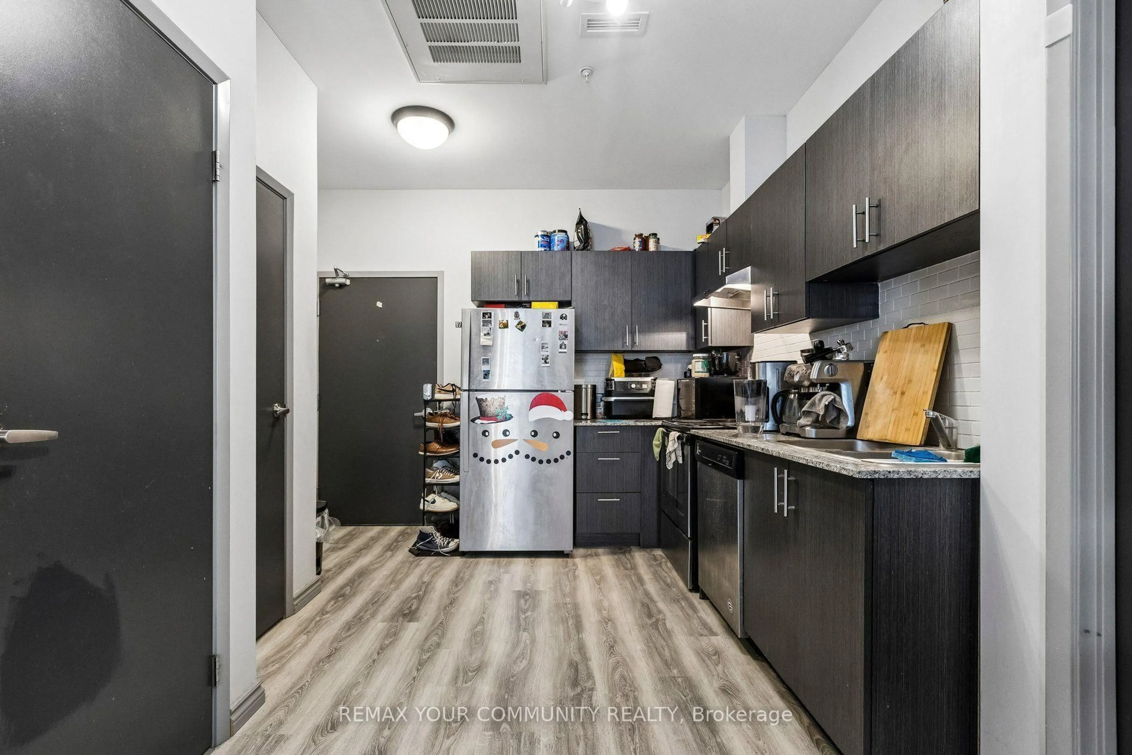 Standard kitchen, unknown for 275 Larch St #F115, Waterloo Ontario N2L 3R2
