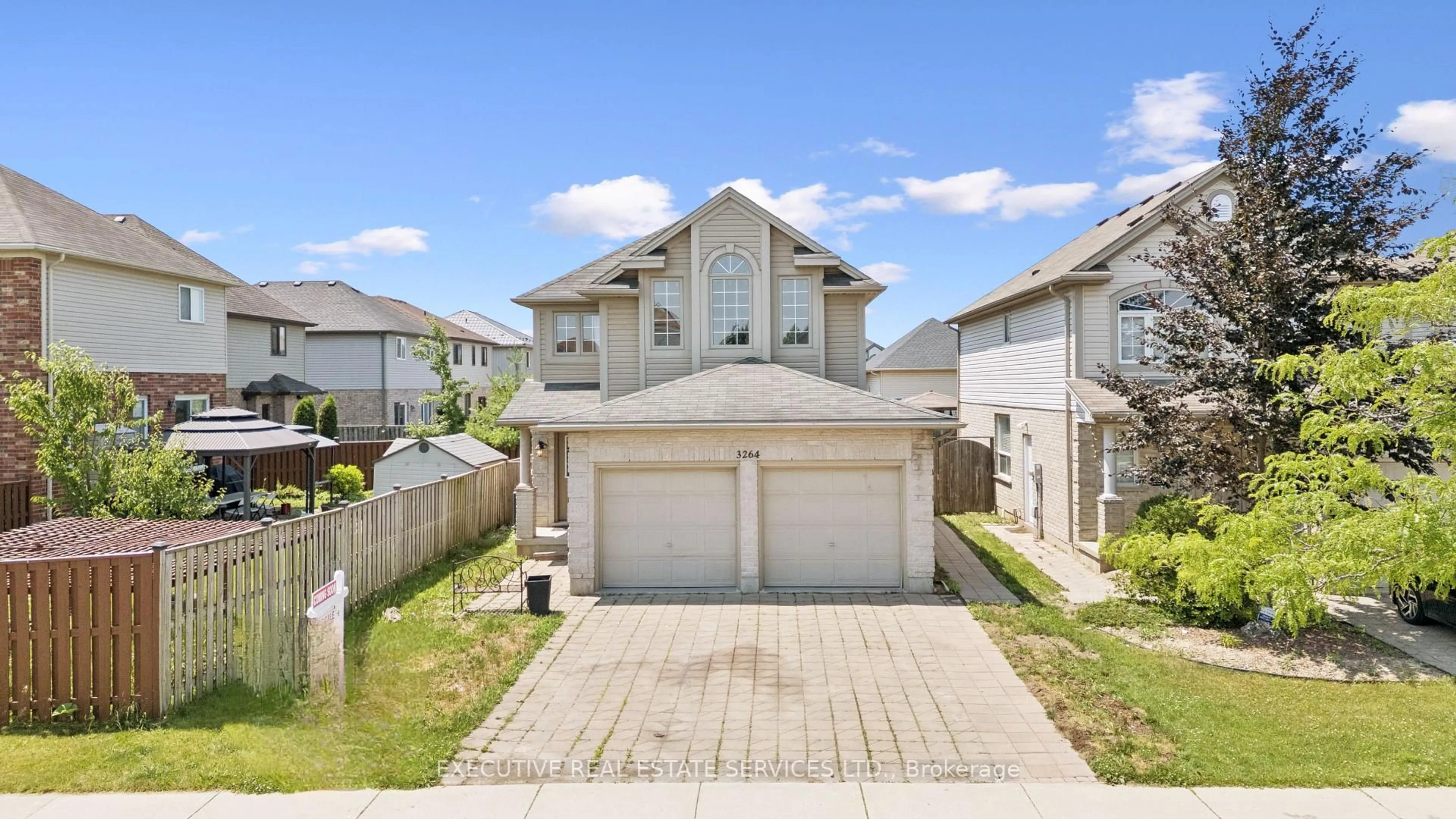 A pic from outside/outdoor area/front of a property/back of a property/a pic from drone, street for 3264 Meadowgate Blvd, London South Ontario N6M 0B7