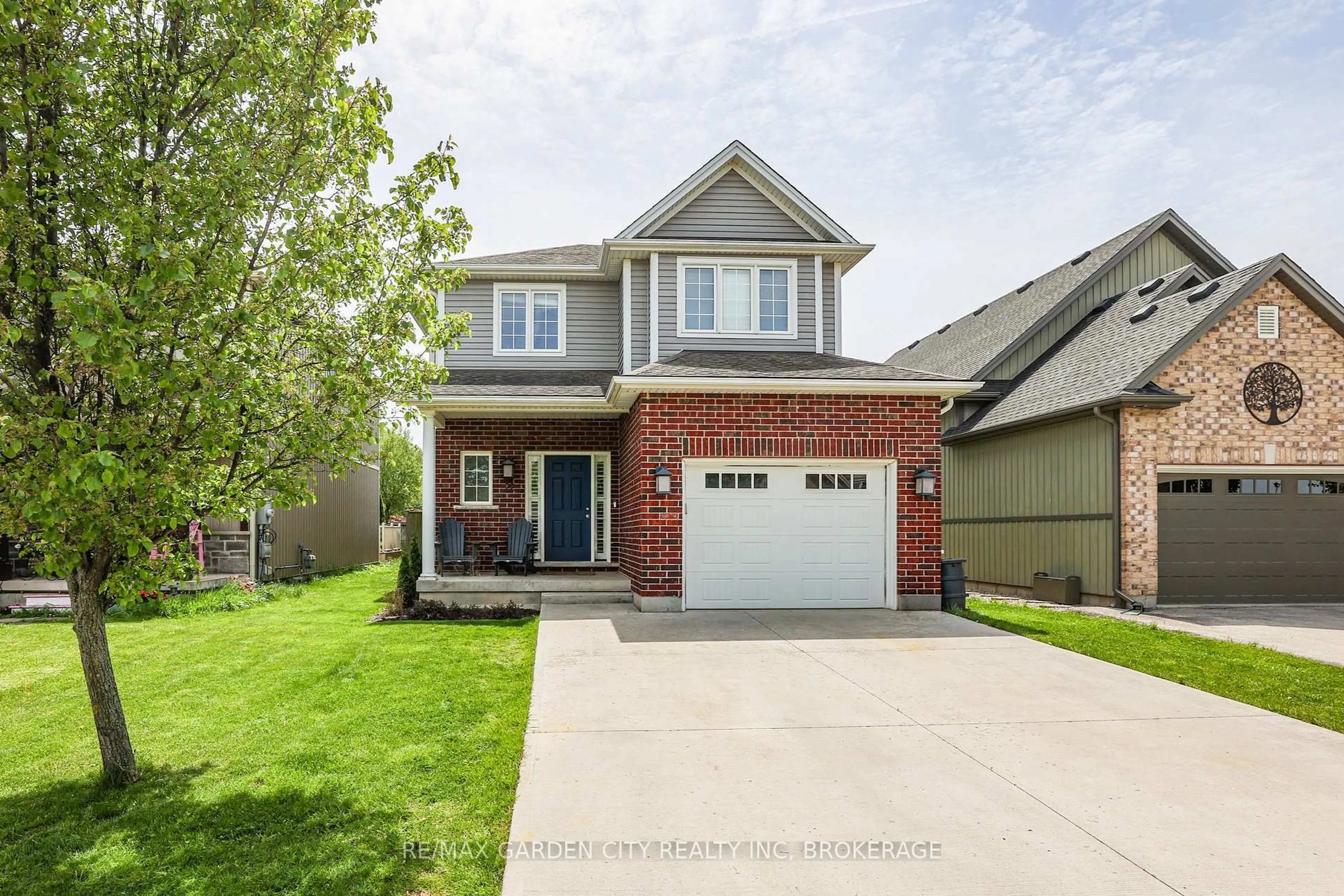 Home with brick exterior material, street for 22 Riesling Dr, Niagara-on-the-Lake Ontario L0S 1J0