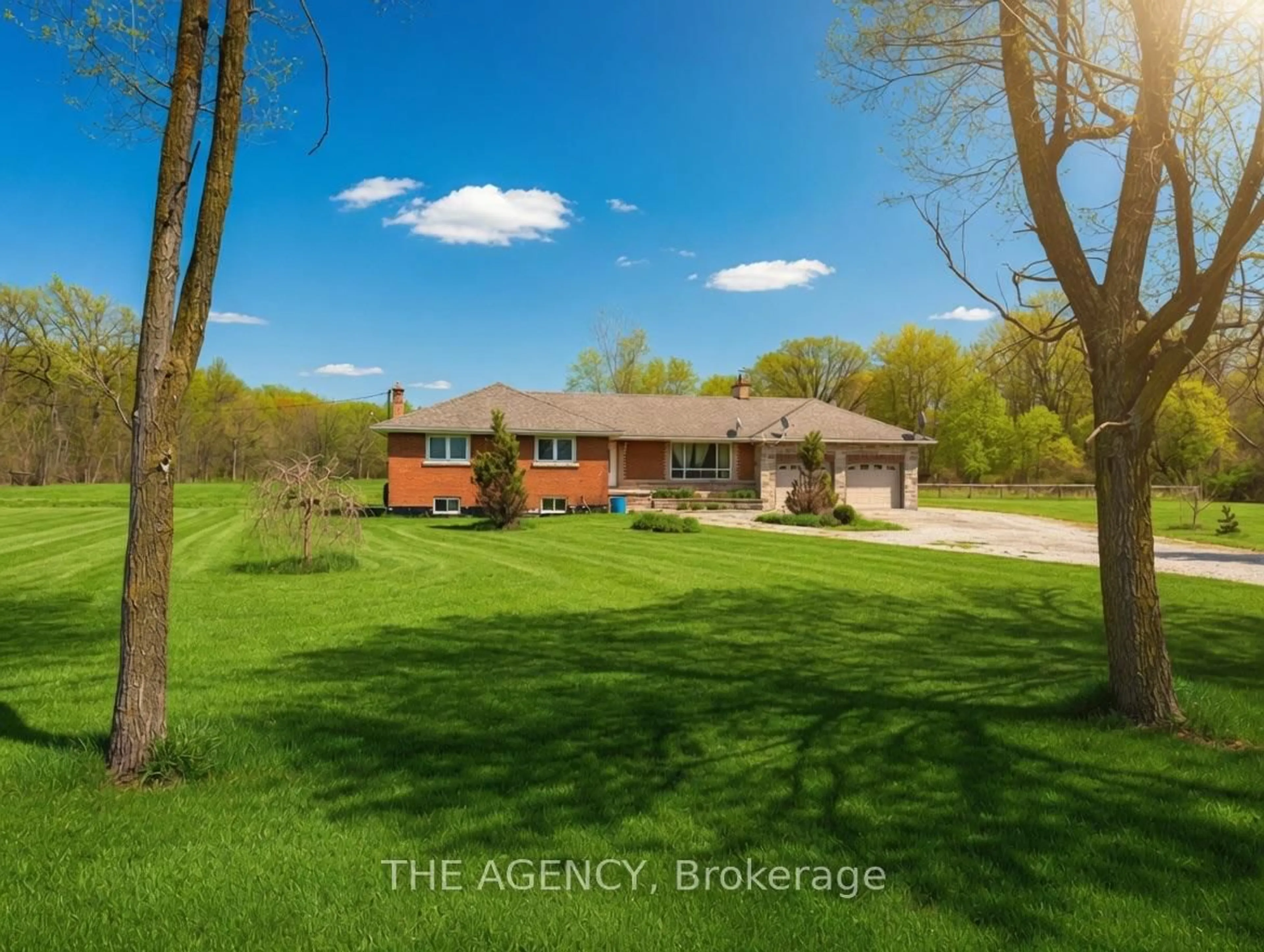 A pic from outside/outdoor area/front of a property/back of a property/a pic from drone, unknown for 295 Park Rd, Grimsby Ontario L3M 4E7