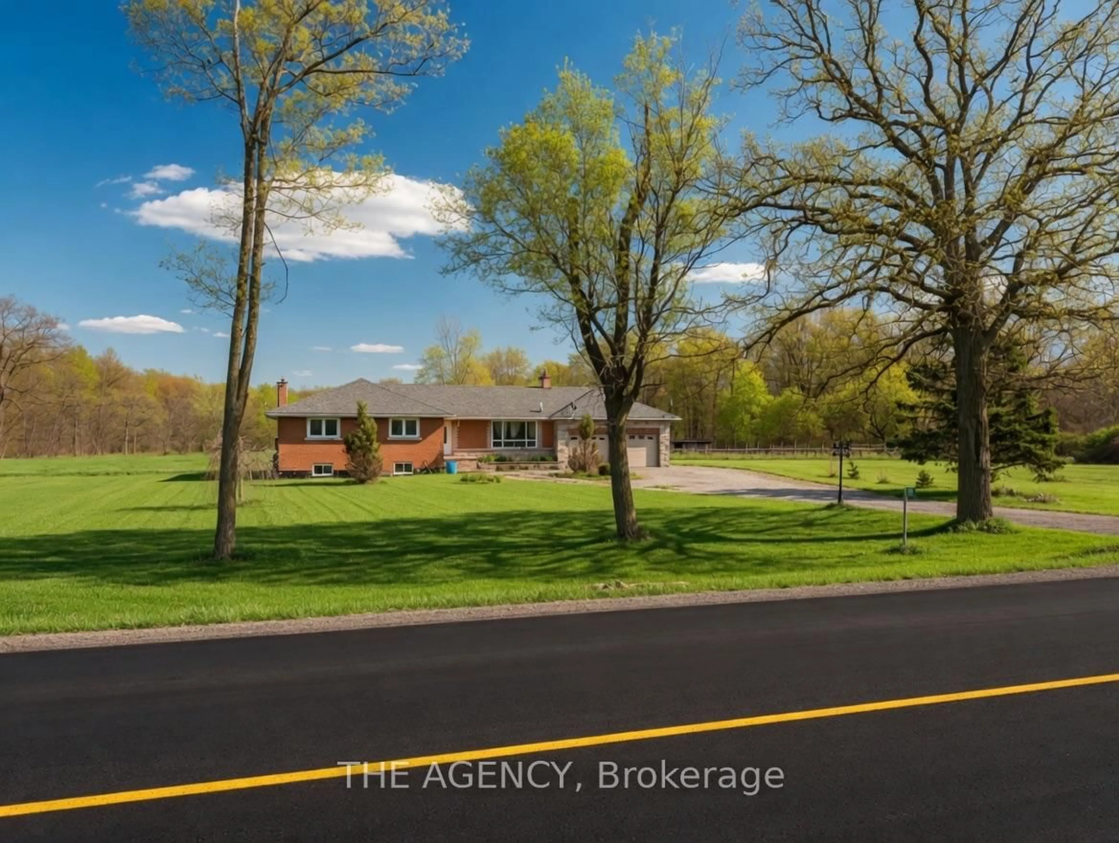 A pic from outside/outdoor area/front of a property/back of a property/a pic from drone, street for 295 Park Rd, Grimsby Ontario L3M 4E7