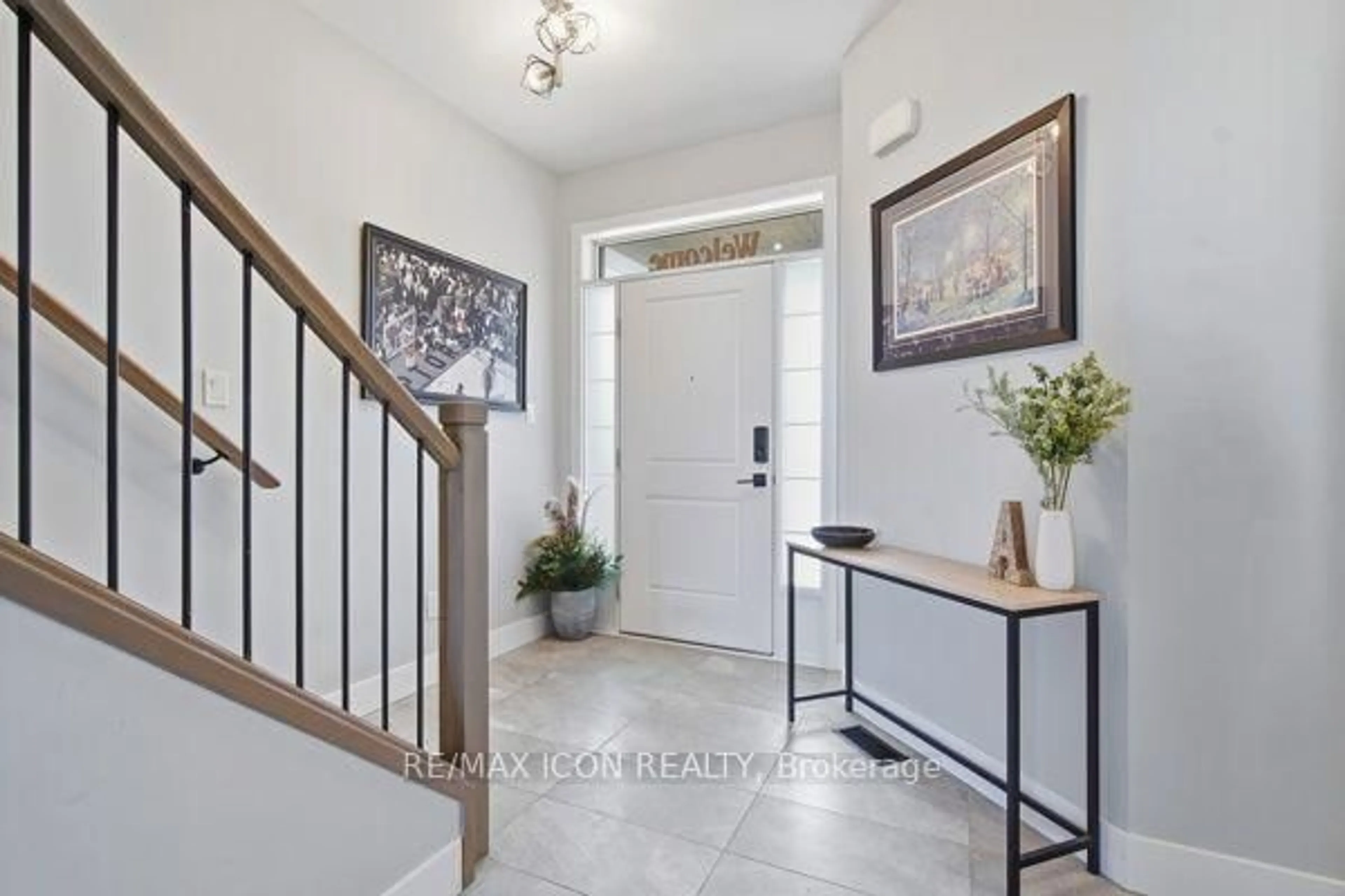 Indoor entryway for 3053 Heardcreek Tr, London North Ontario N6G 2S7