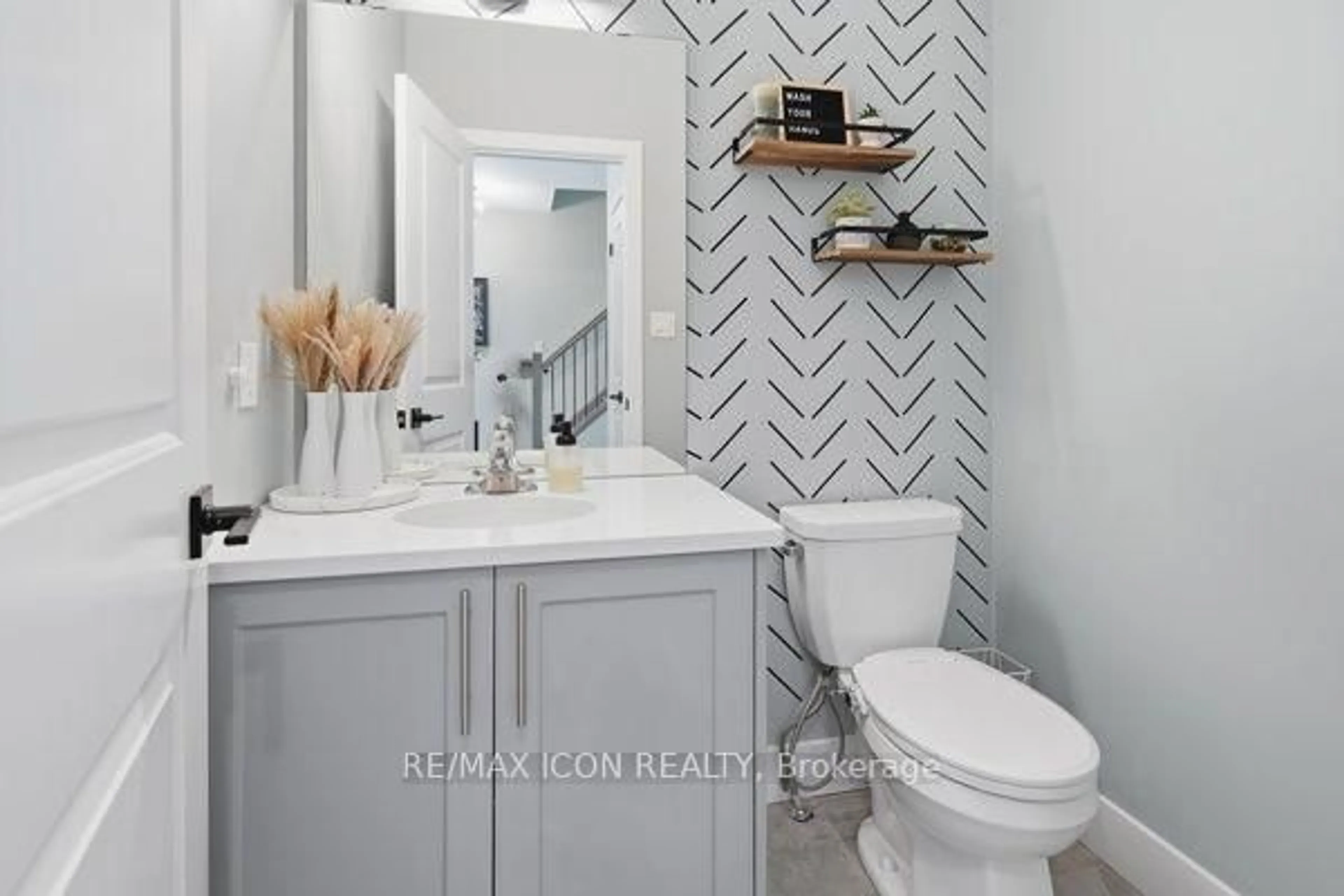 Contemporary bathroom, ceramic/tile floor for 3053 Heardcreek Tr, London North Ontario N6G 2S7