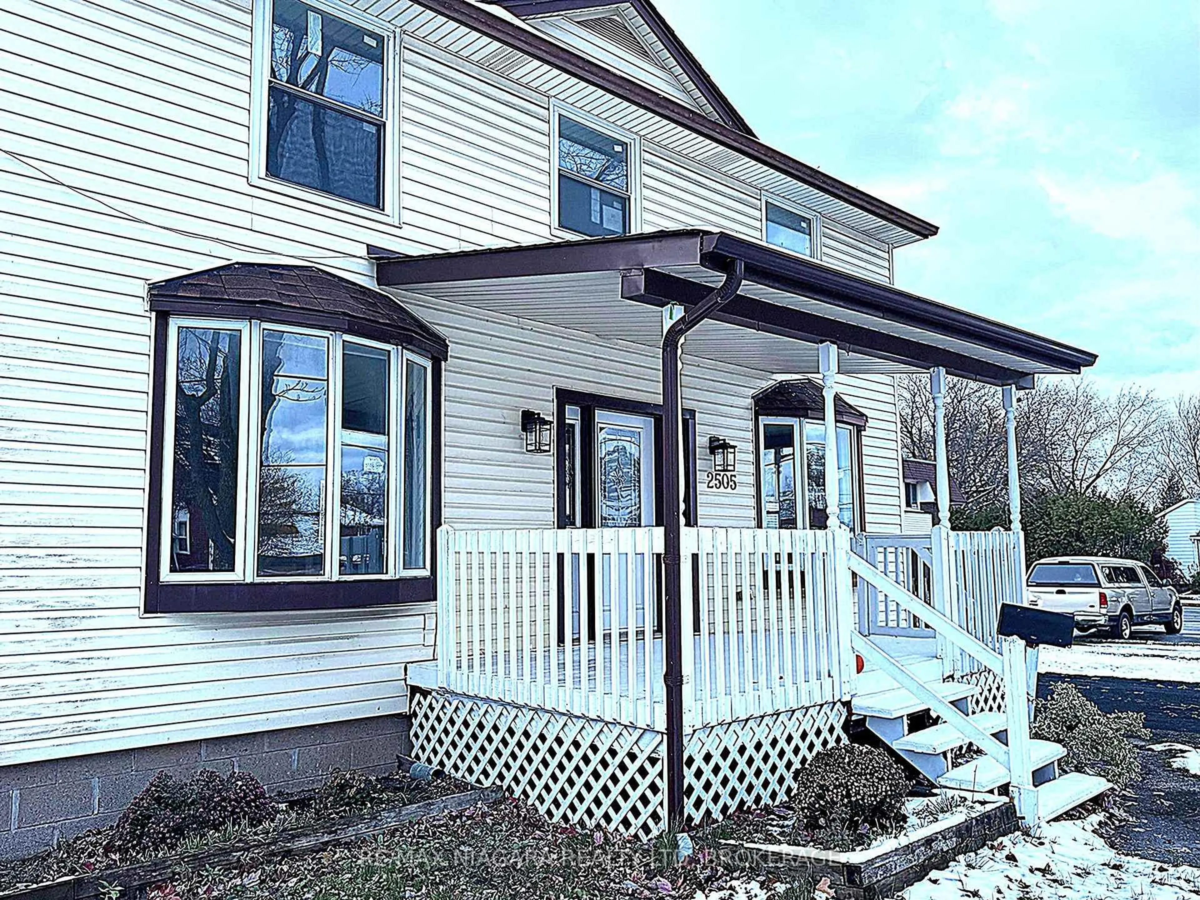 Home with vinyl exterior material, unknown for 2505 Stevensville Rd, Fort Erie Ontario L0S 1S0
