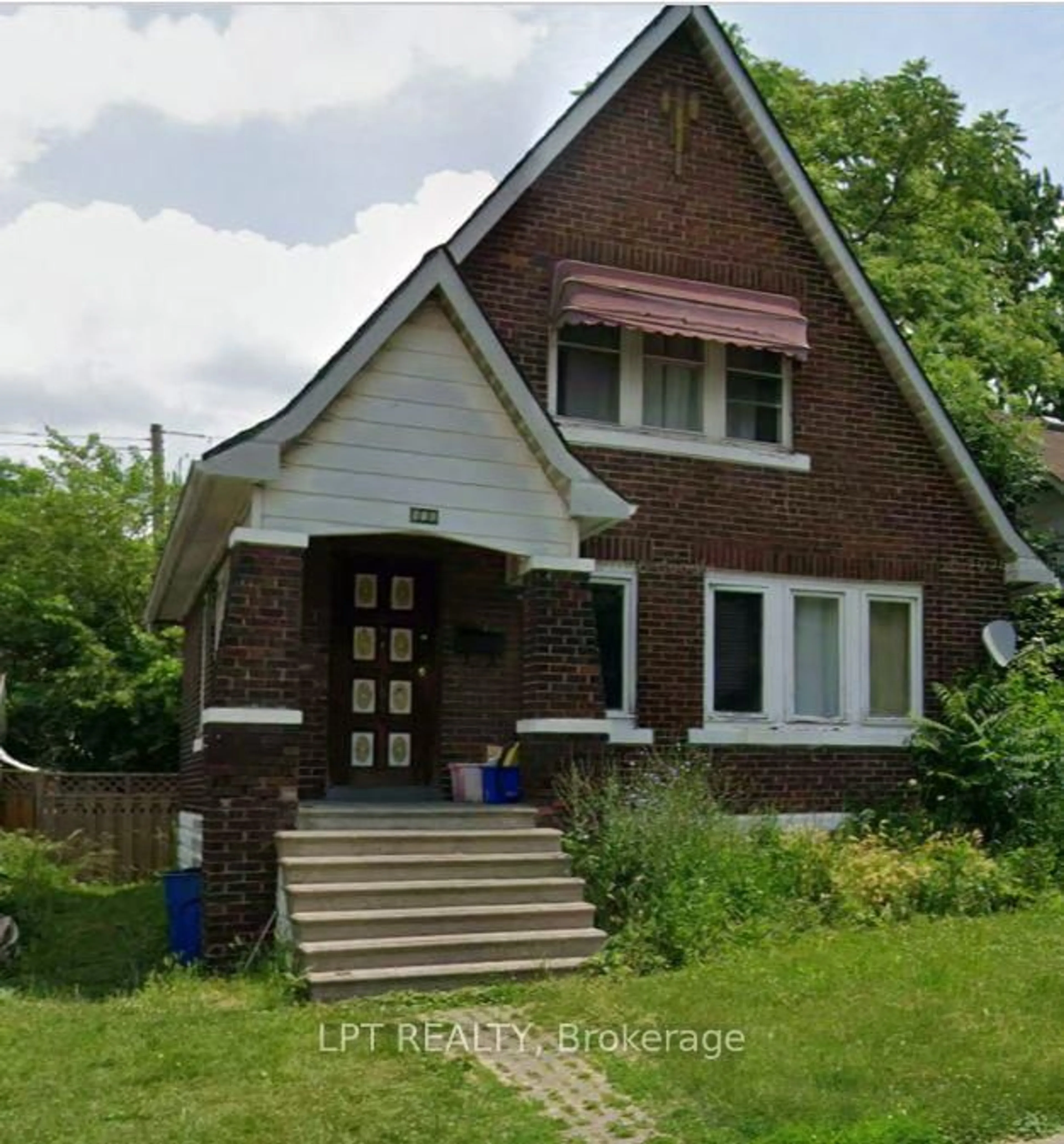 Home with brick exterior material, street for 916 Felix Ave, Windsor Ontario N9C 3L3