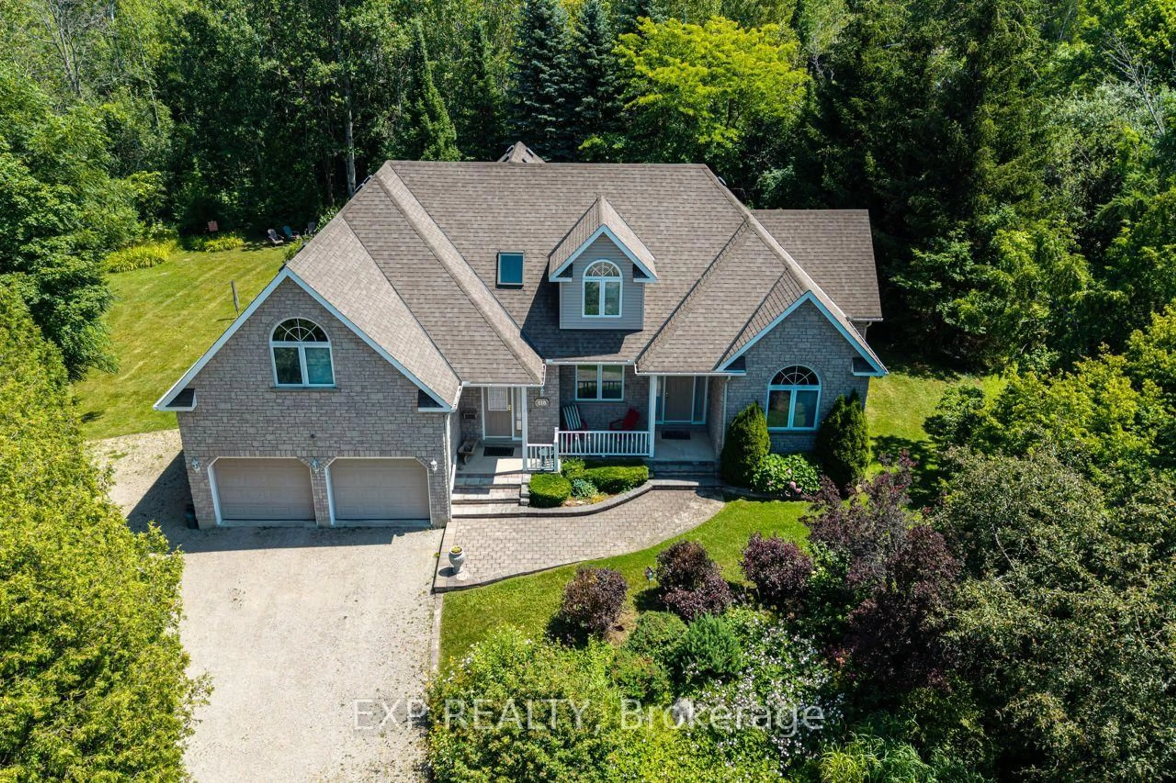 A pic from outside/outdoor area/front of a property/back of a property/a pic from drone, water/lake/river/ocean view for 110 Aberdeen Crt, Blue Mountains Ontario N0H 1J0
